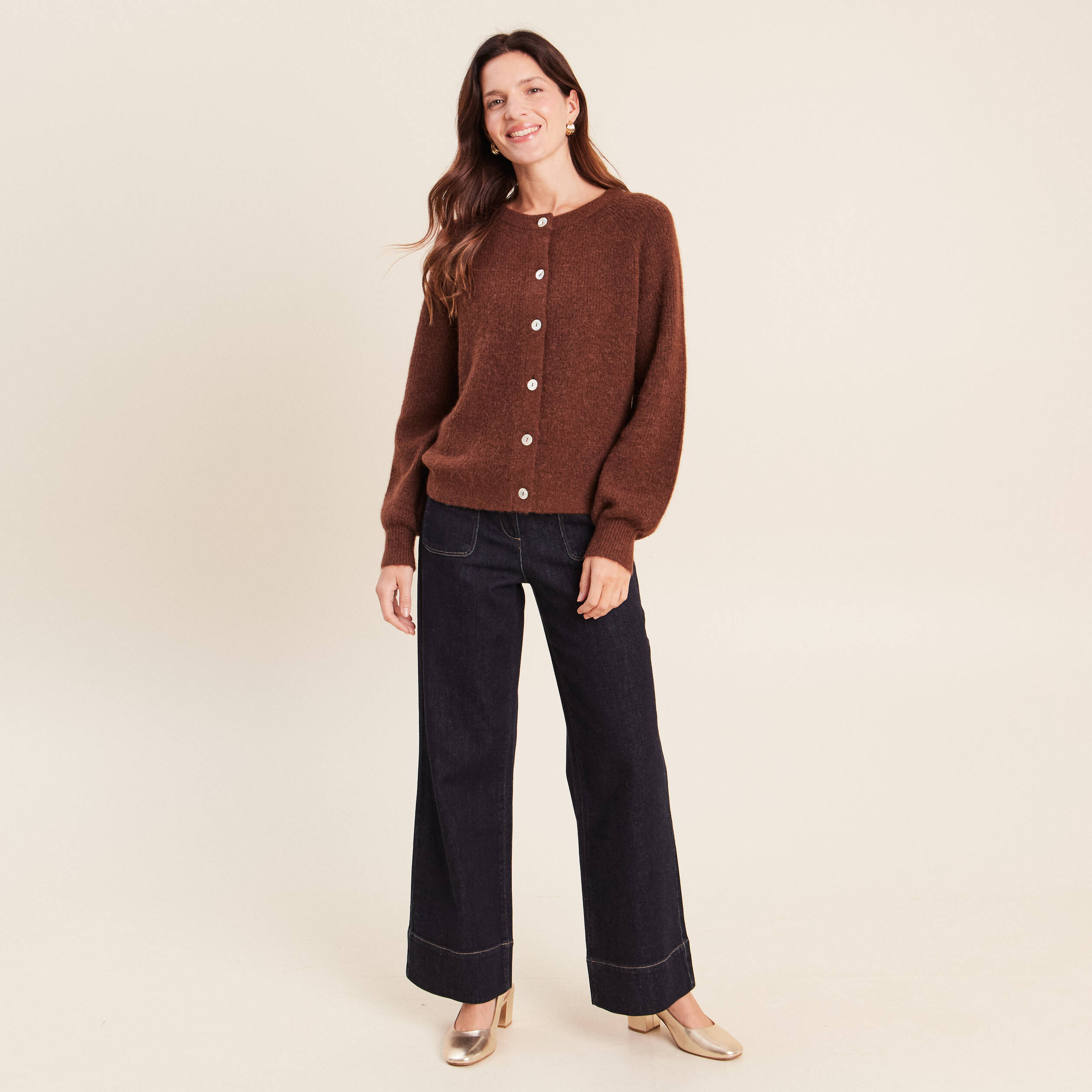 Gilet col rond marron fonc&eacute; femme