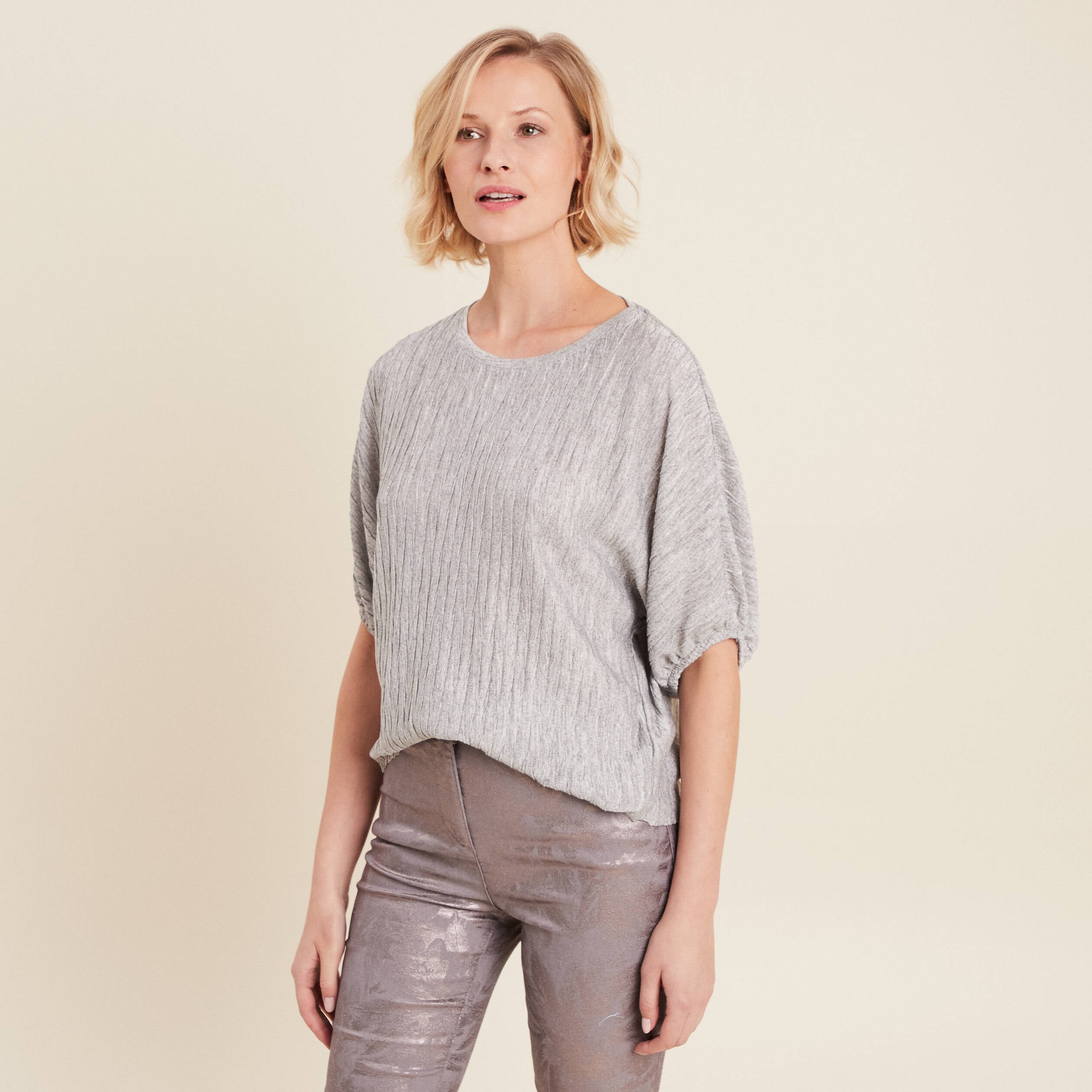 Blouse manches 3/4 pliss&eacute;e gris argent femme