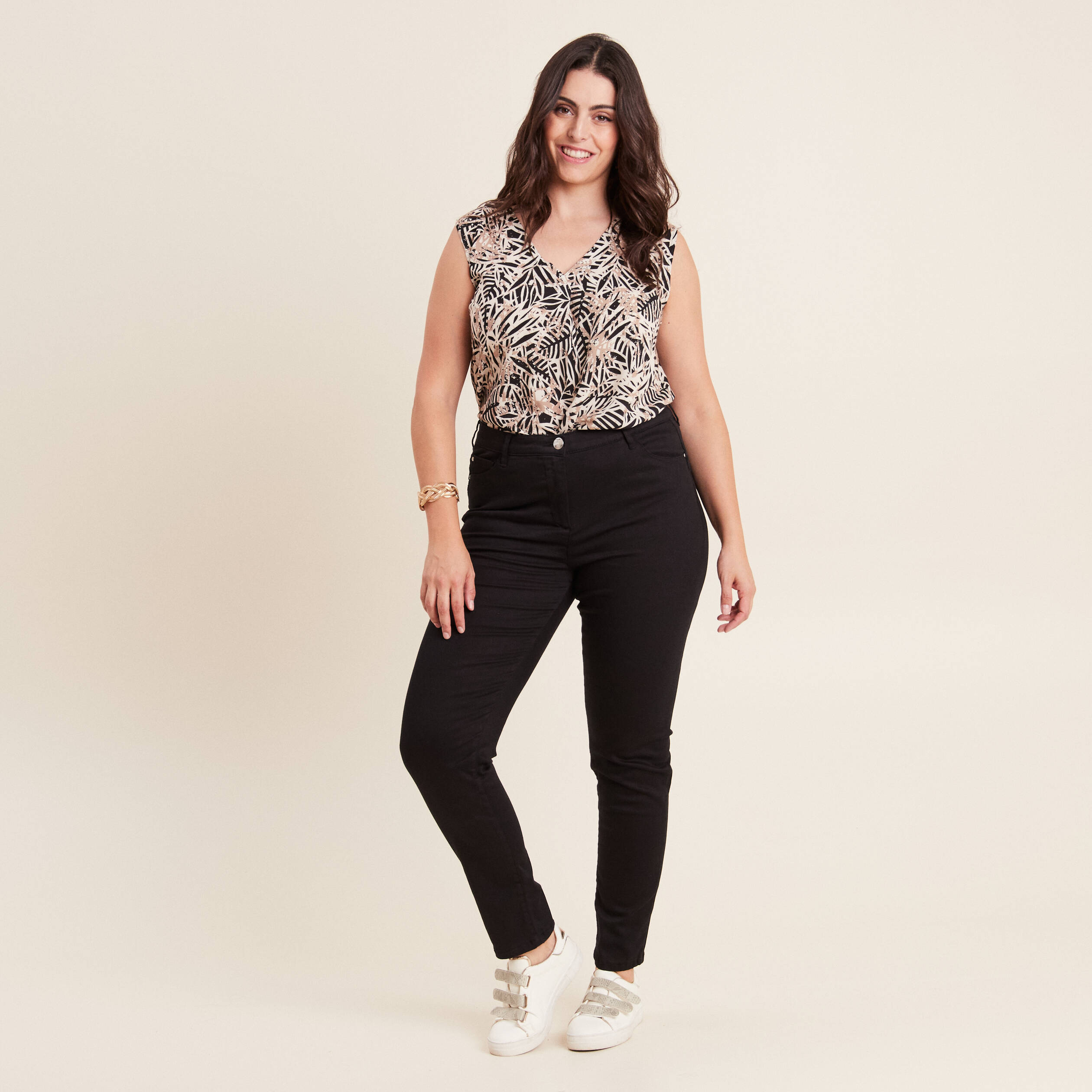 Jean magique ajusté taille standard noir femme