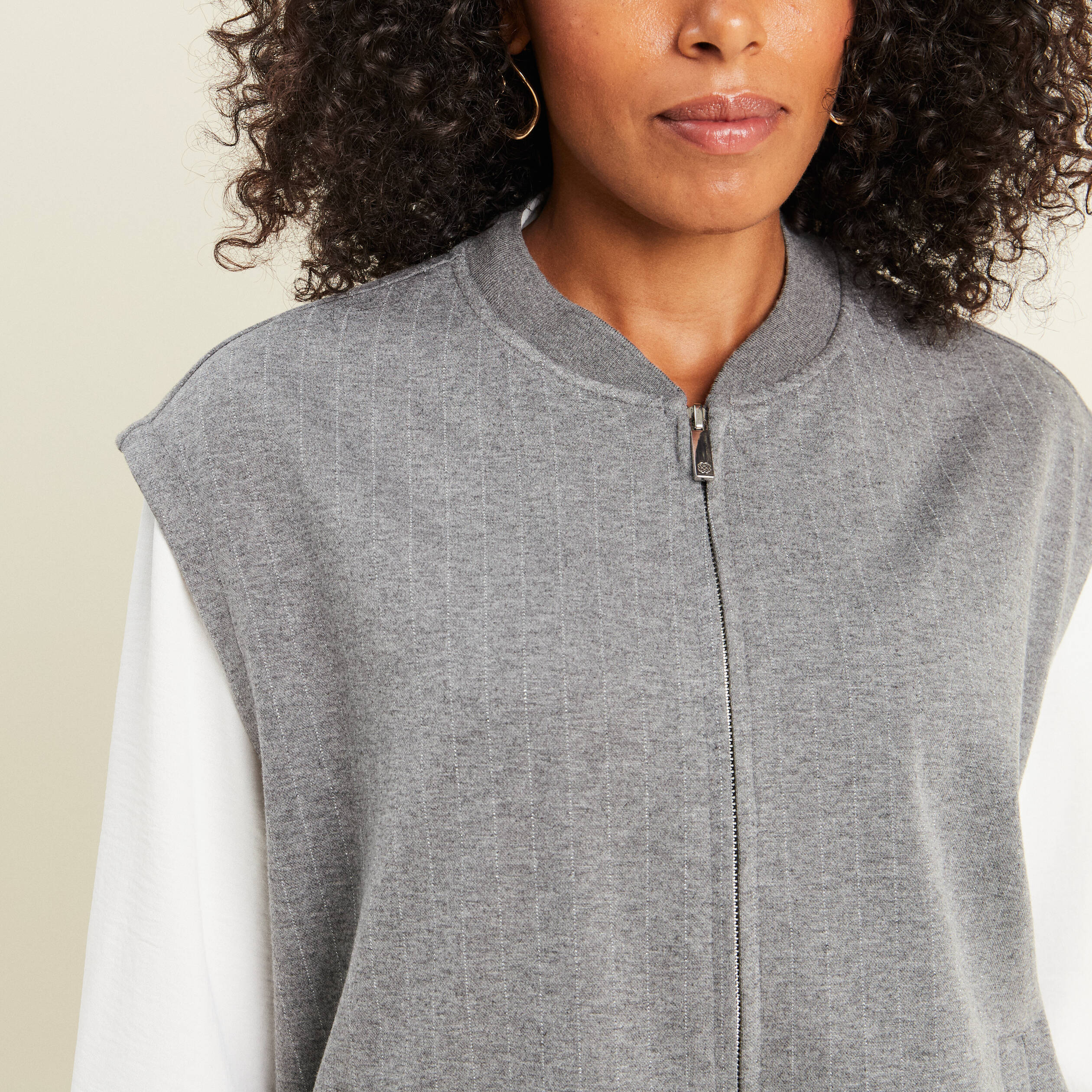 Bomber sans manches bas resserr&eacute; gris femme