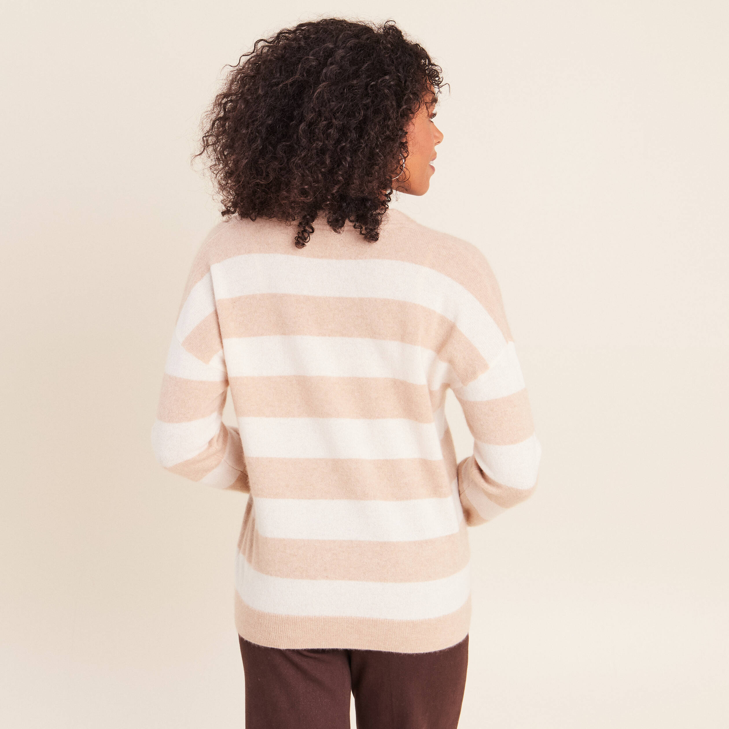 Pull col v beige femme