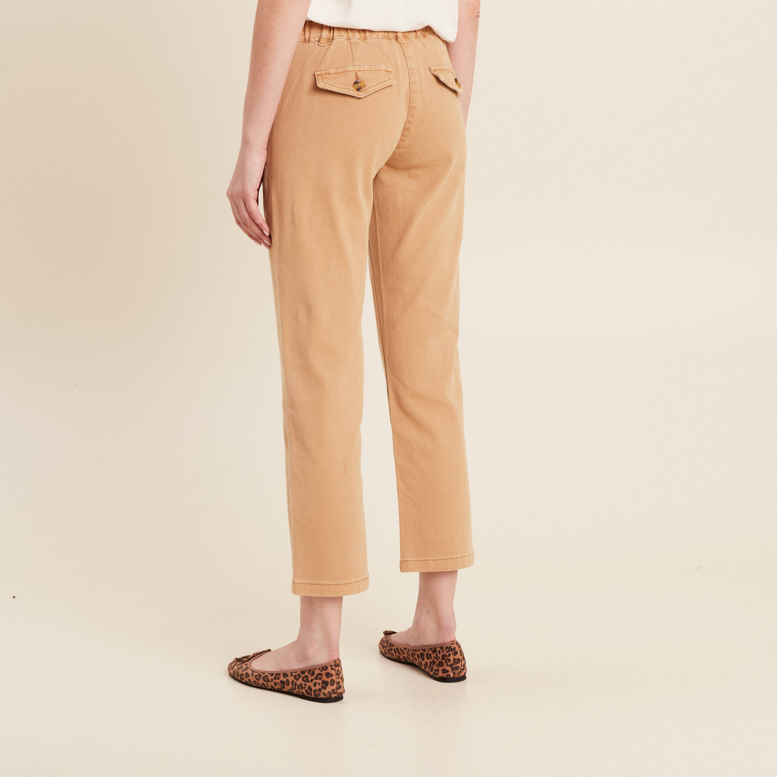 Jean ajust&eacute; 7/8&egrave;me marron clair femme