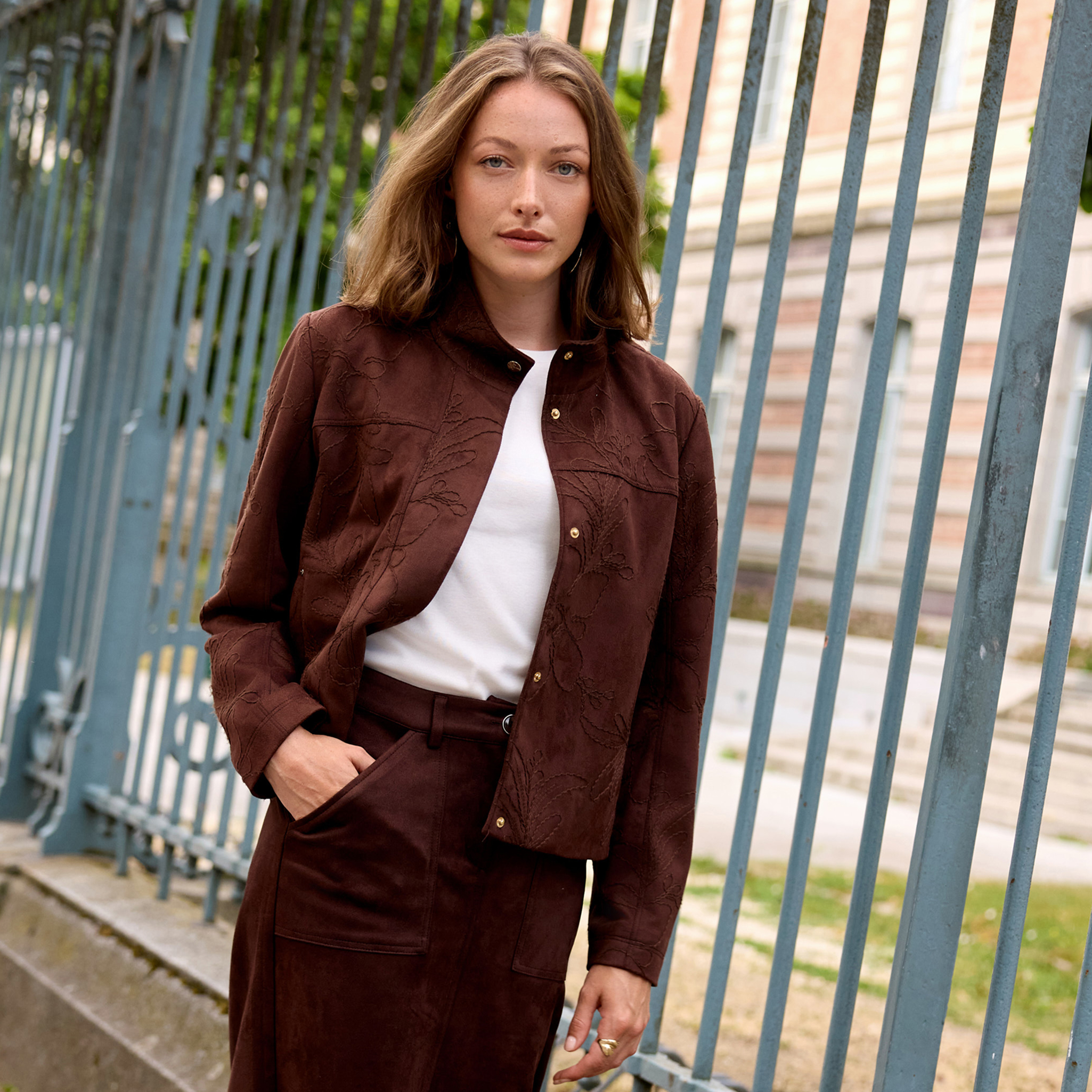 Veste col montant doubl&eacute;e marron fonc&eacute; femme