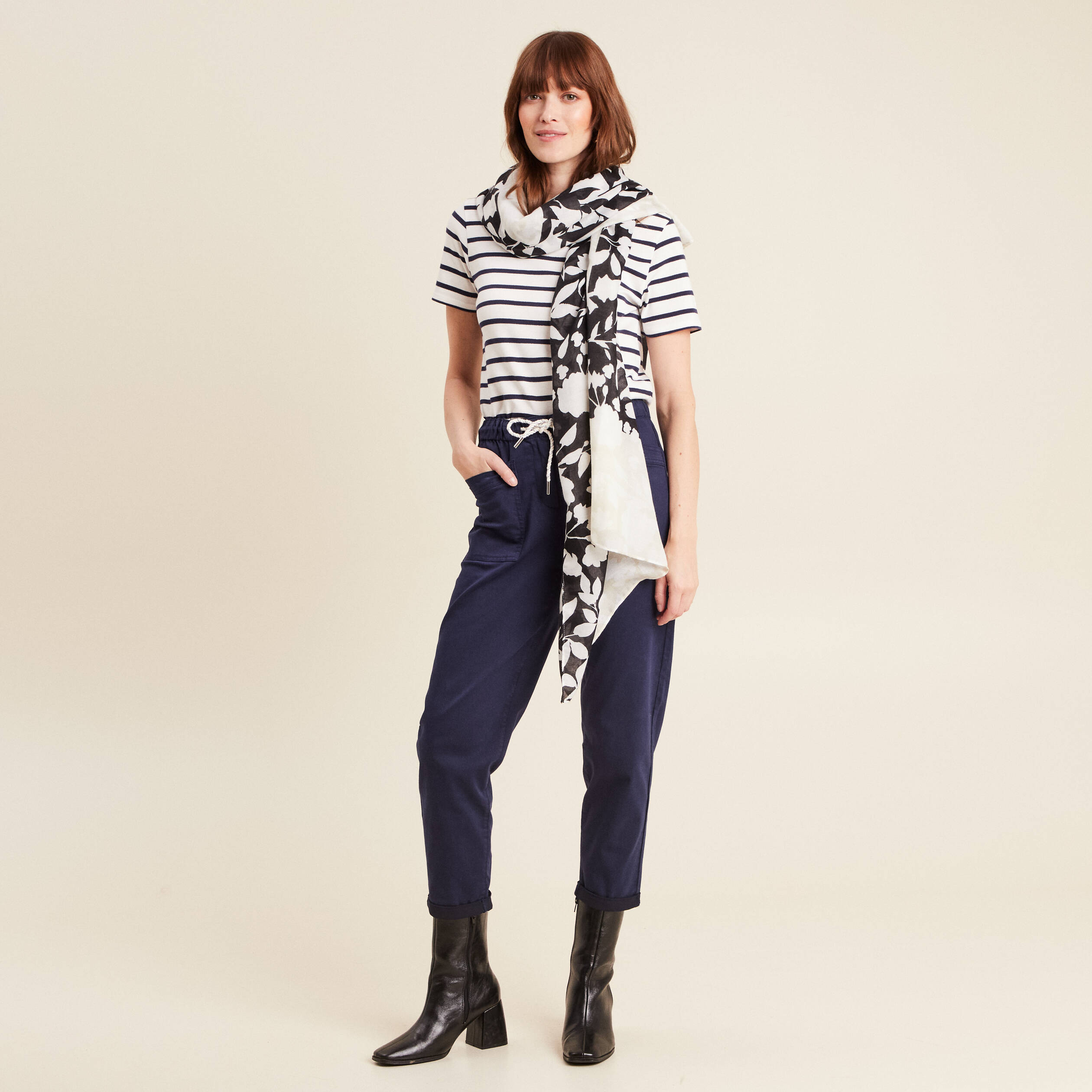 pantalon coupe droite a coulisse bleu marine femme Pantalon coupe droite à coulisse bleu marine femme