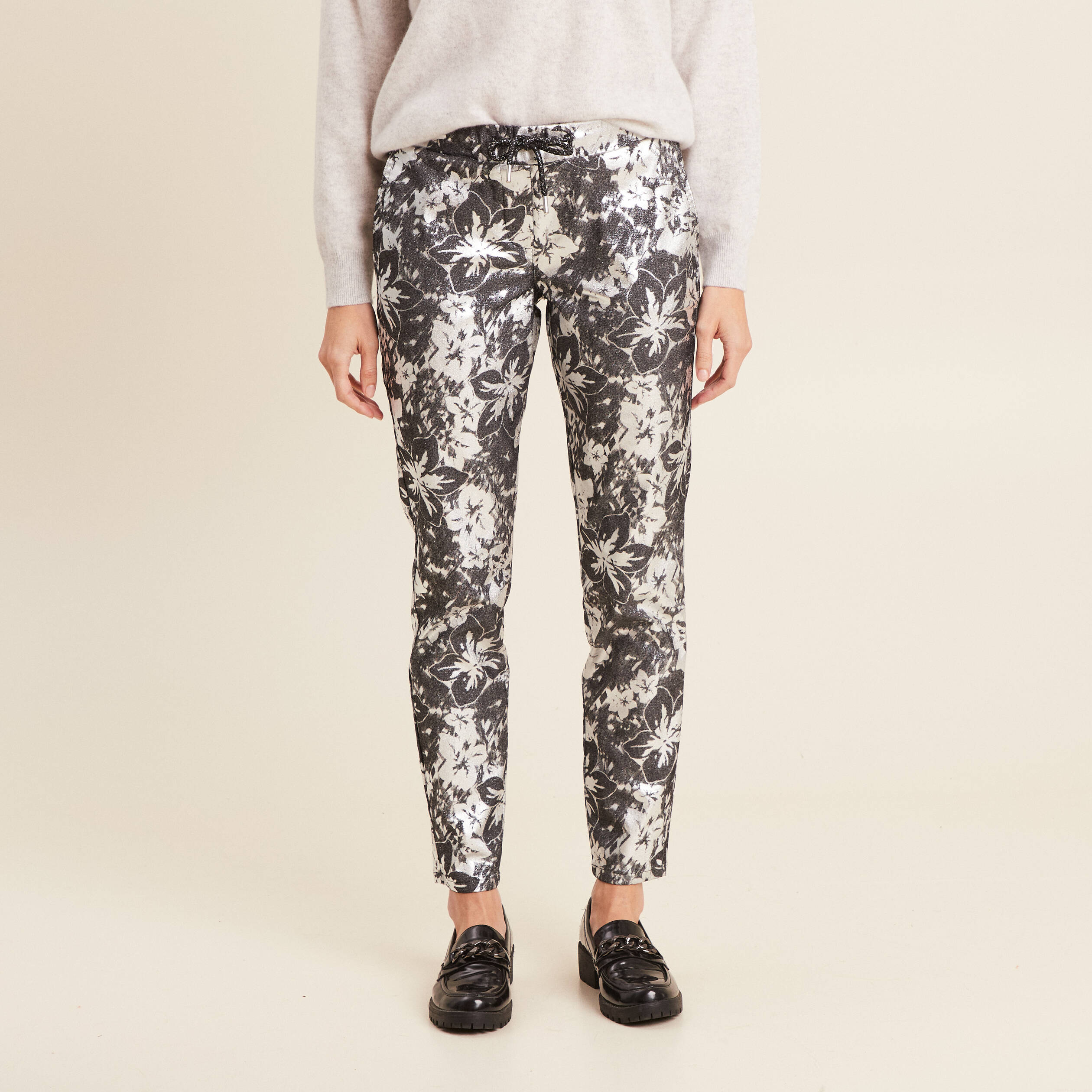 pantalon ajuste a coulisse noir femme Pantalon ajusté à coulisse noir femme
