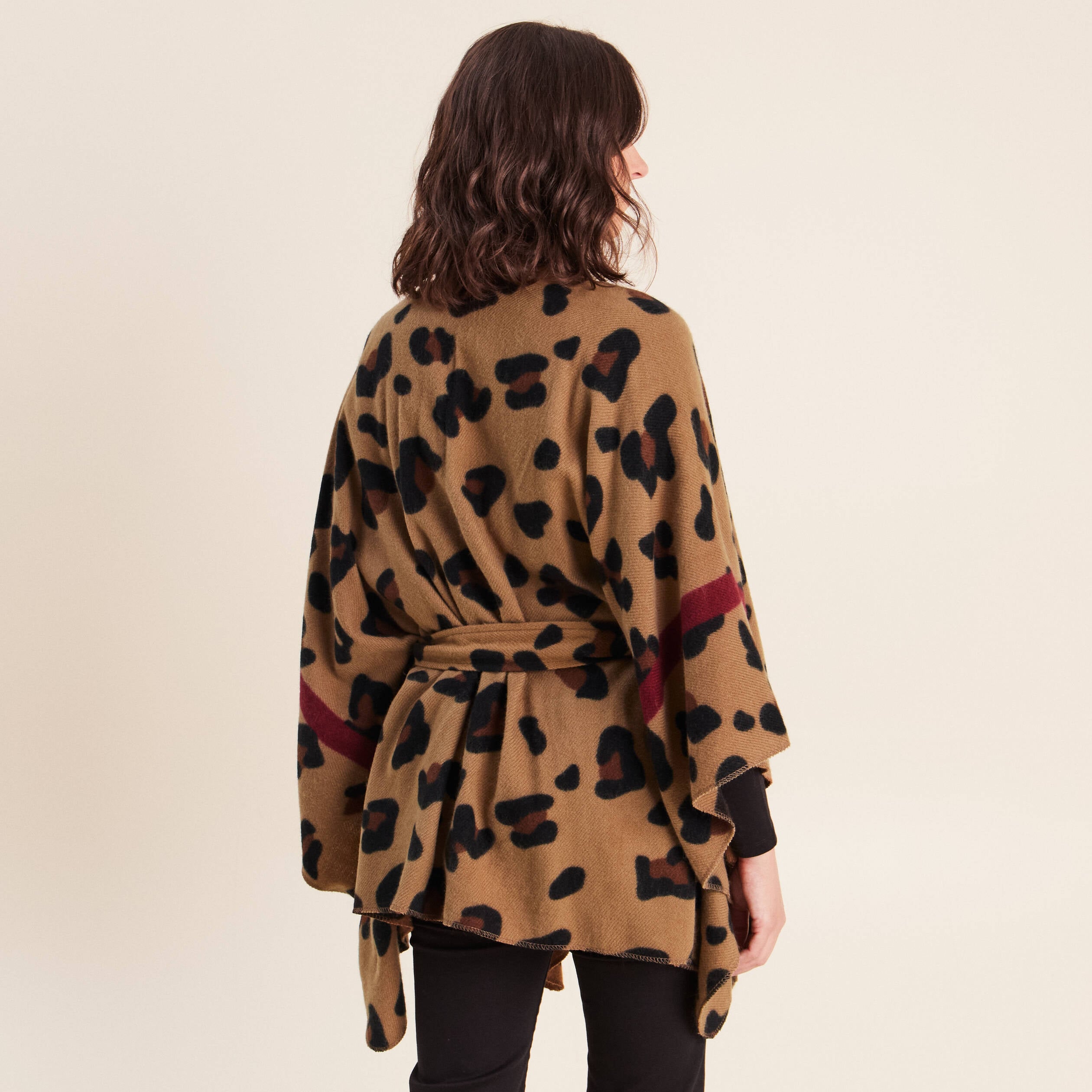 Poncho ceintur&eacute; taupe femme