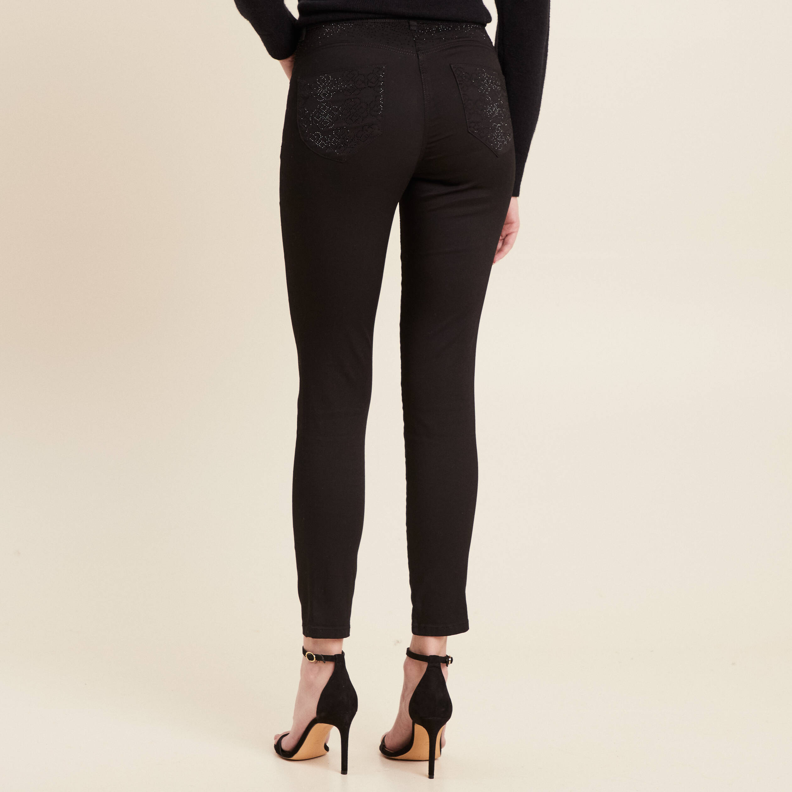 Pantalon ajusté détails strass noir femme