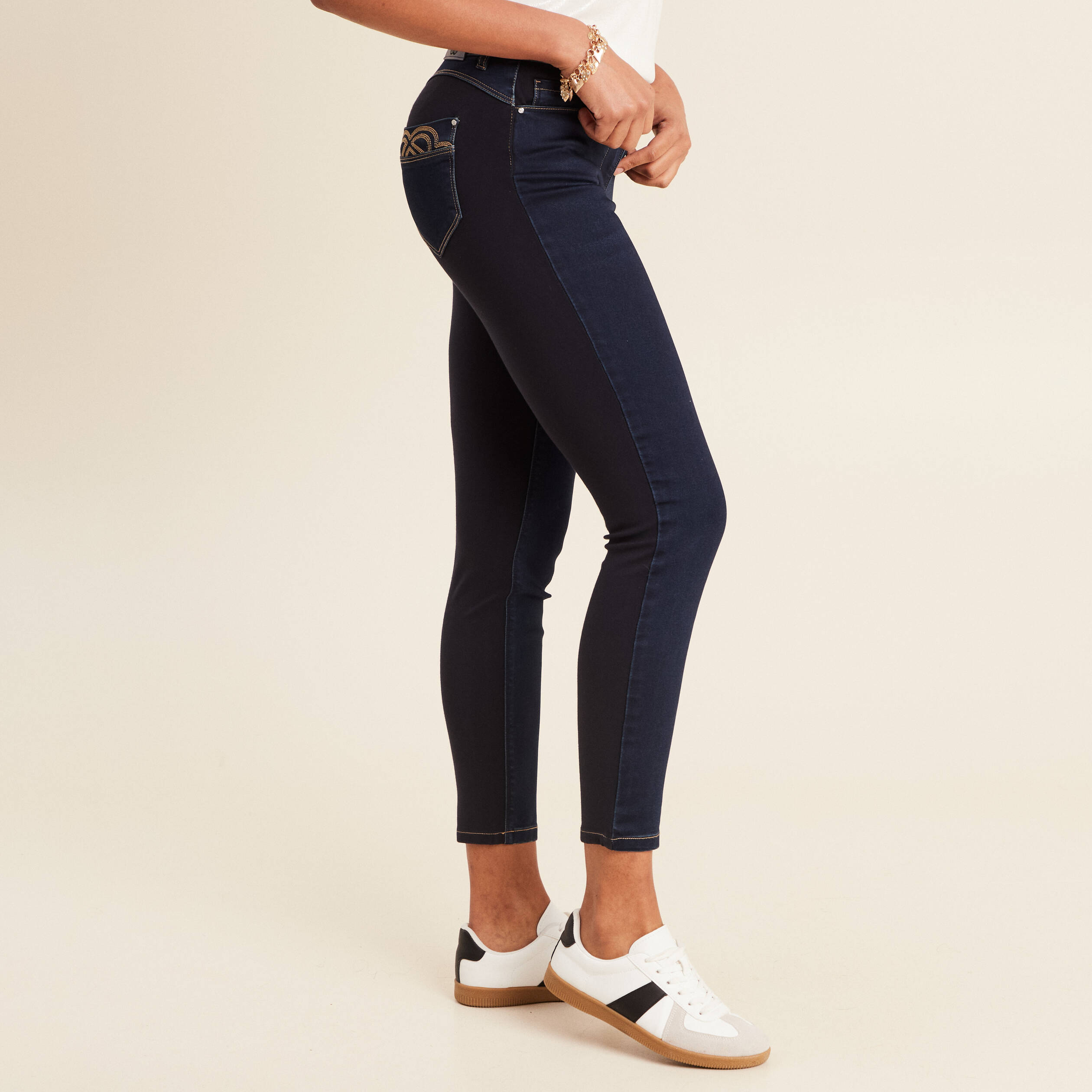 jean ajuste 78eme effet bi matiere denim brut femme Jean ajusté 7/8ème effet bi-matière denim brut femme