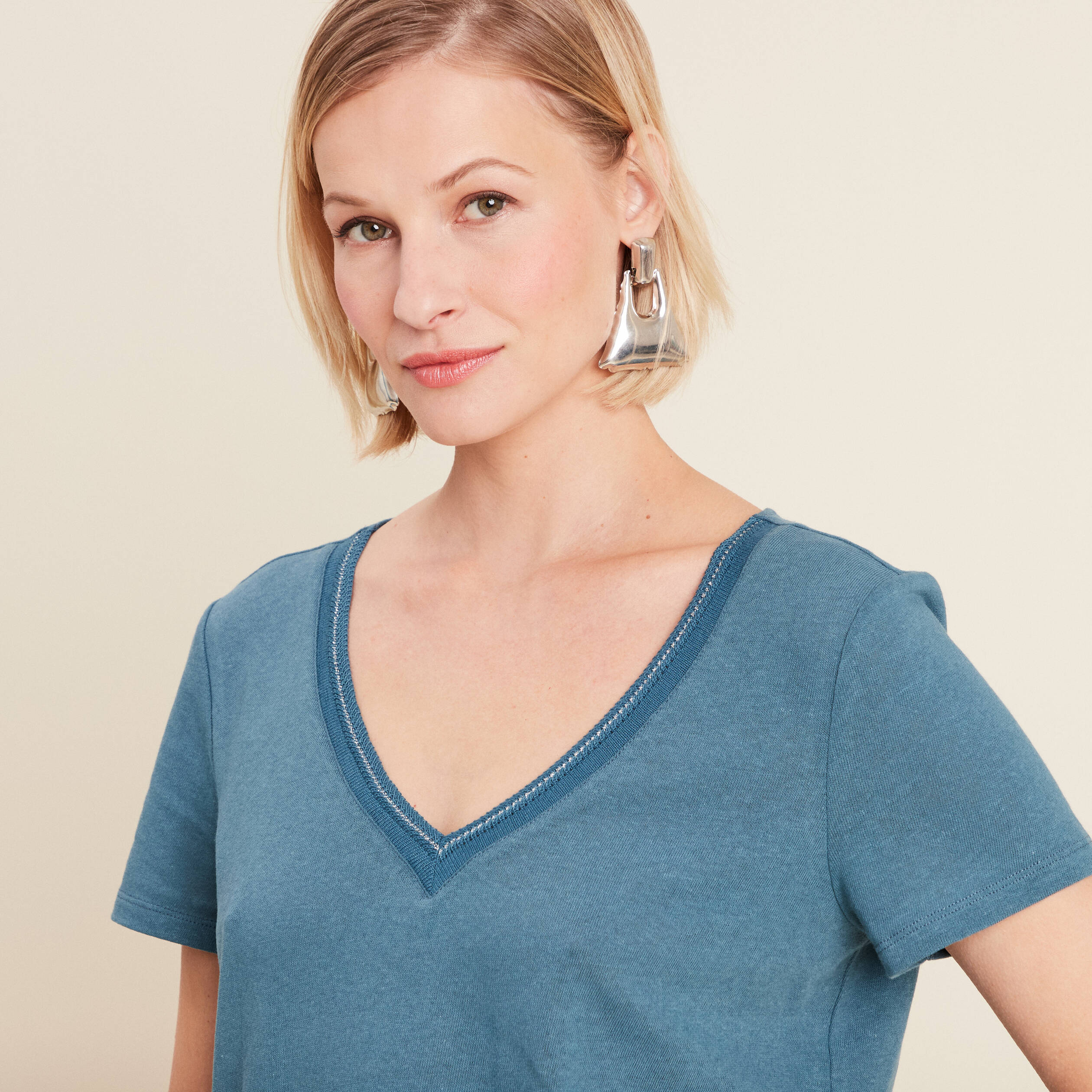 t shirt manches courtes col en v bleu petrole femme T-shirt manches courtes col en V bleu pétrole femme
