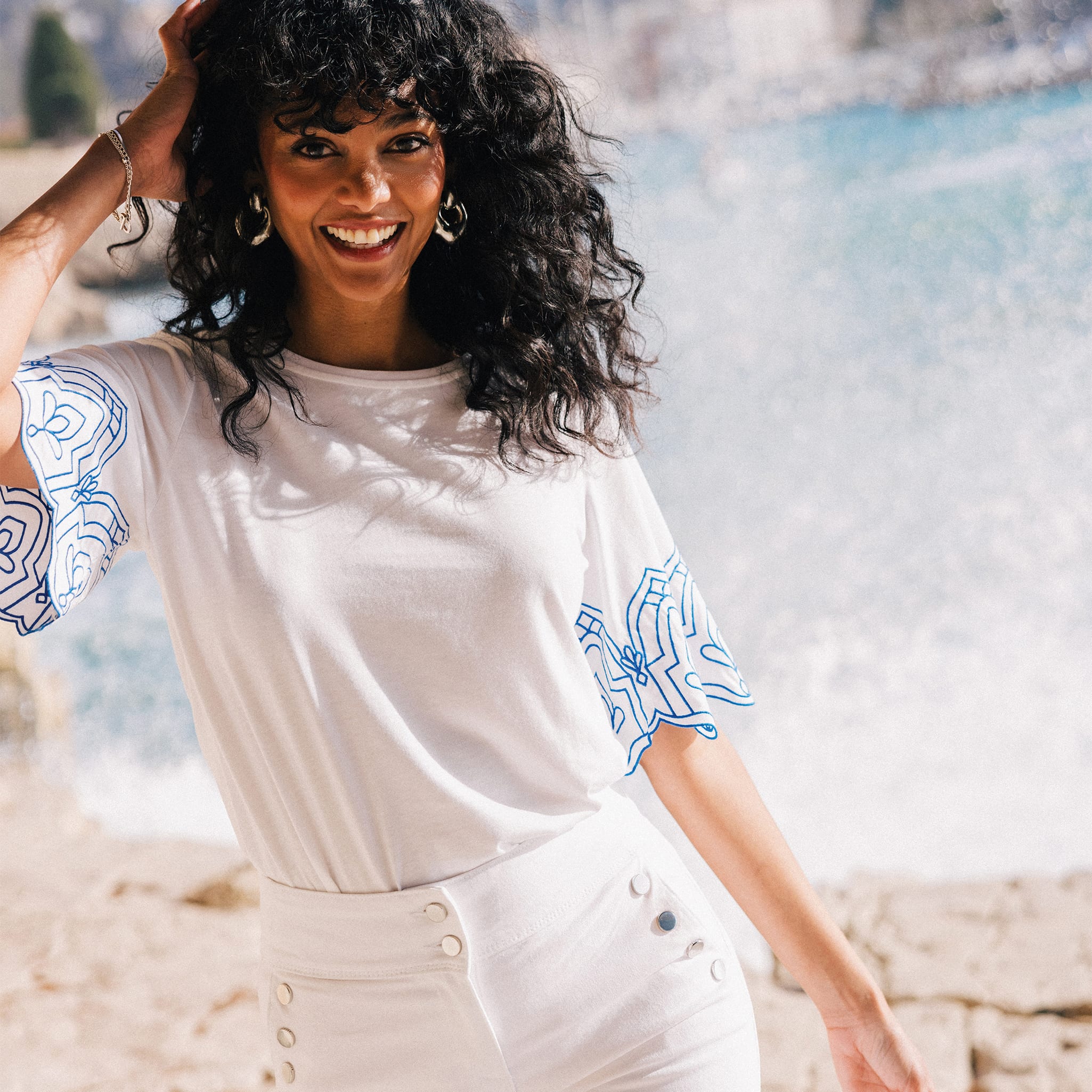 t shirt manches courtes brode blanc femme T-shirt manches courtes brodé blanc femme