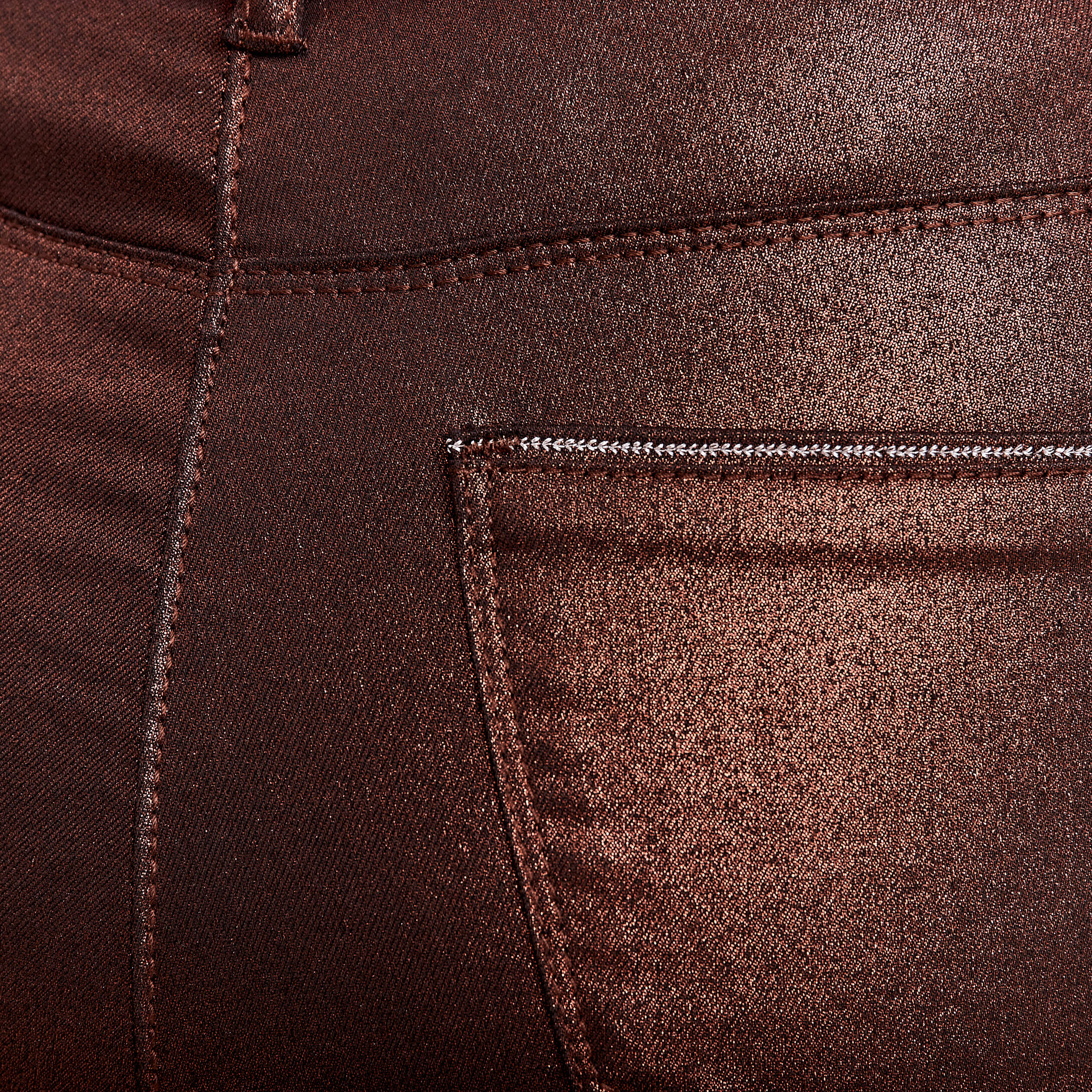 Pantalon ajusté aspect irisé marron foncé femme