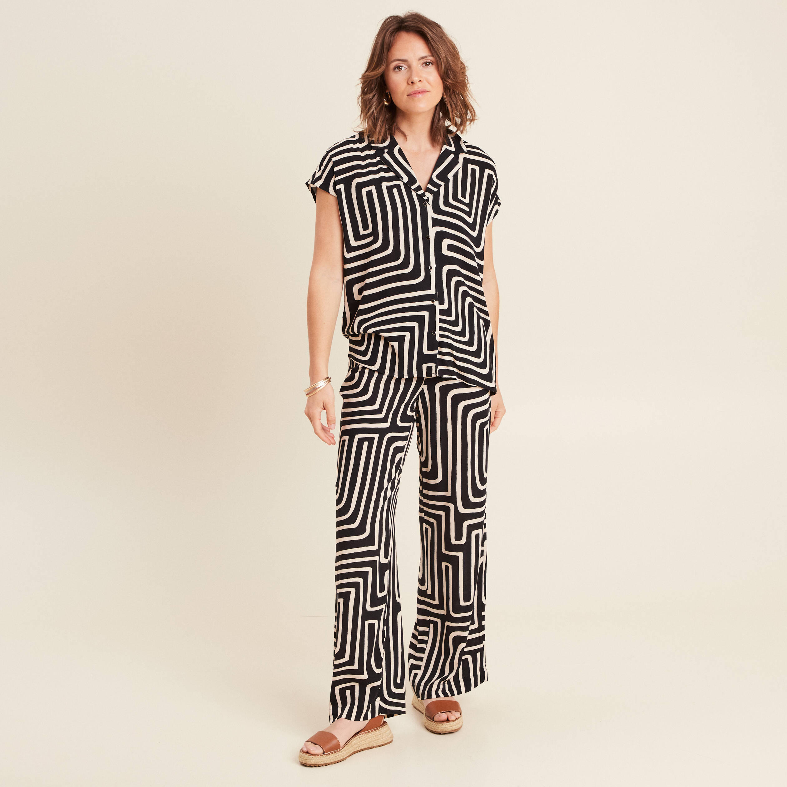 chemise crepe manches courtes noir femme Chemise crêpe manches courtes noir femme