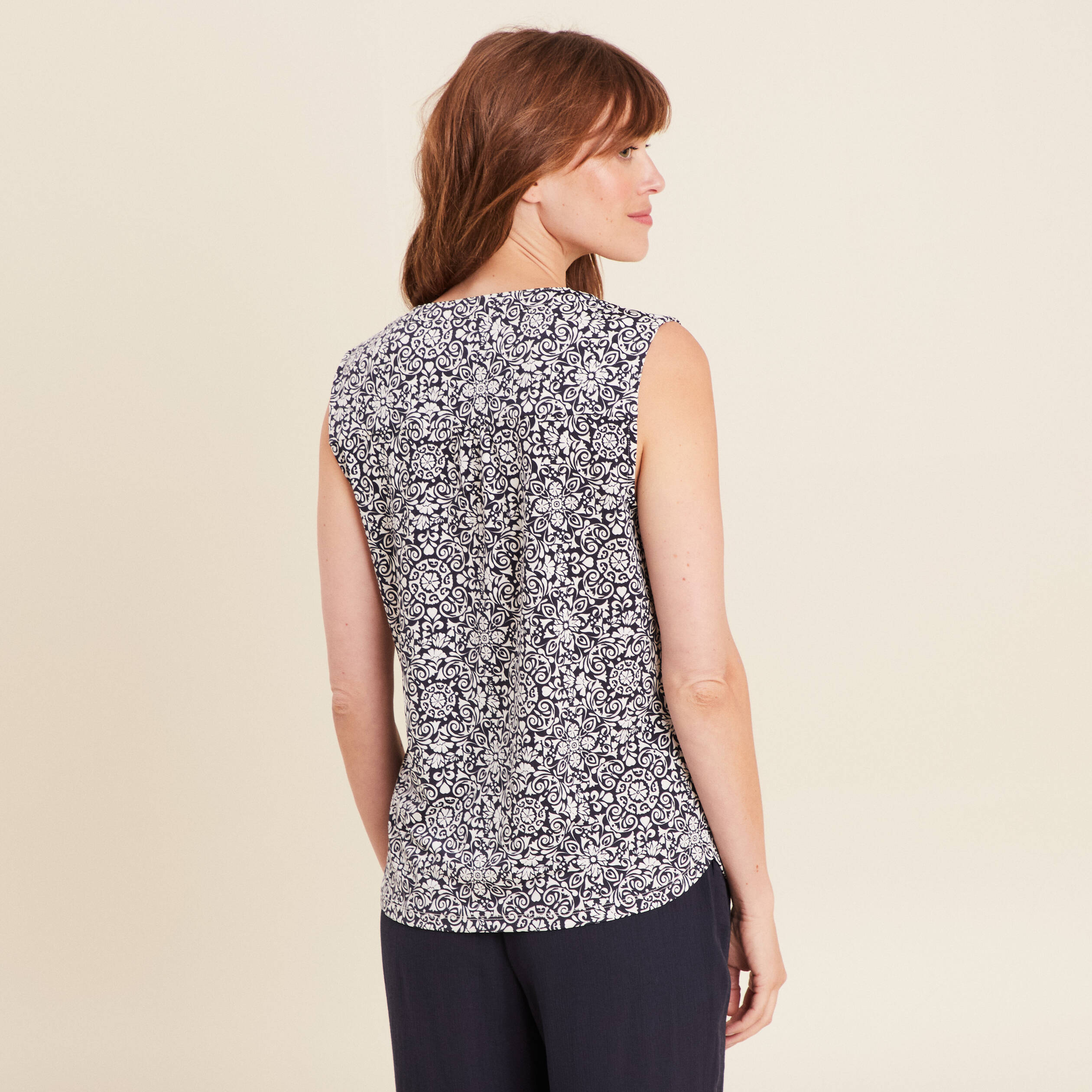 debardeur sans manches bleu marine femme Débardeur sans manches bleu marine femme