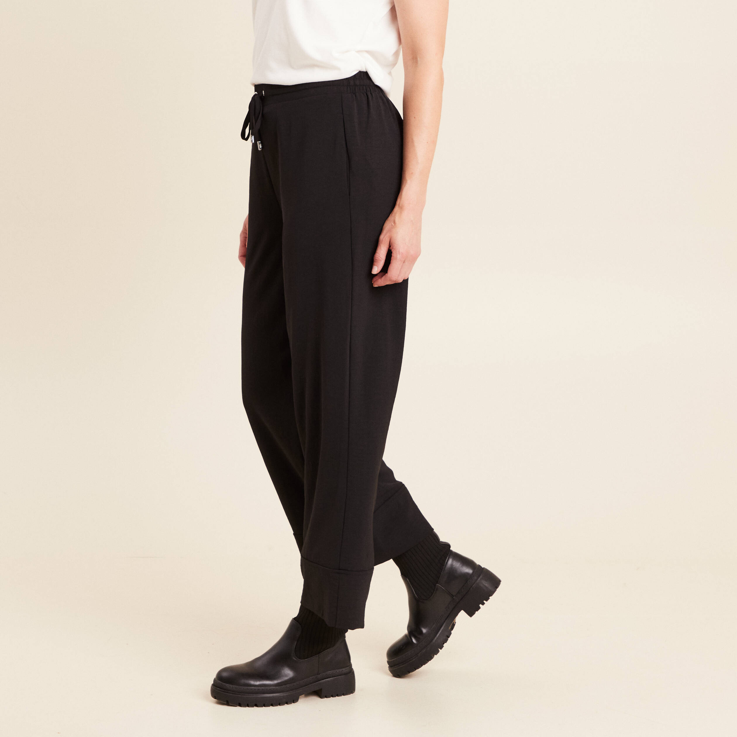 pantalon large taille haute noir femme Pantalon large taille haute noir femme
