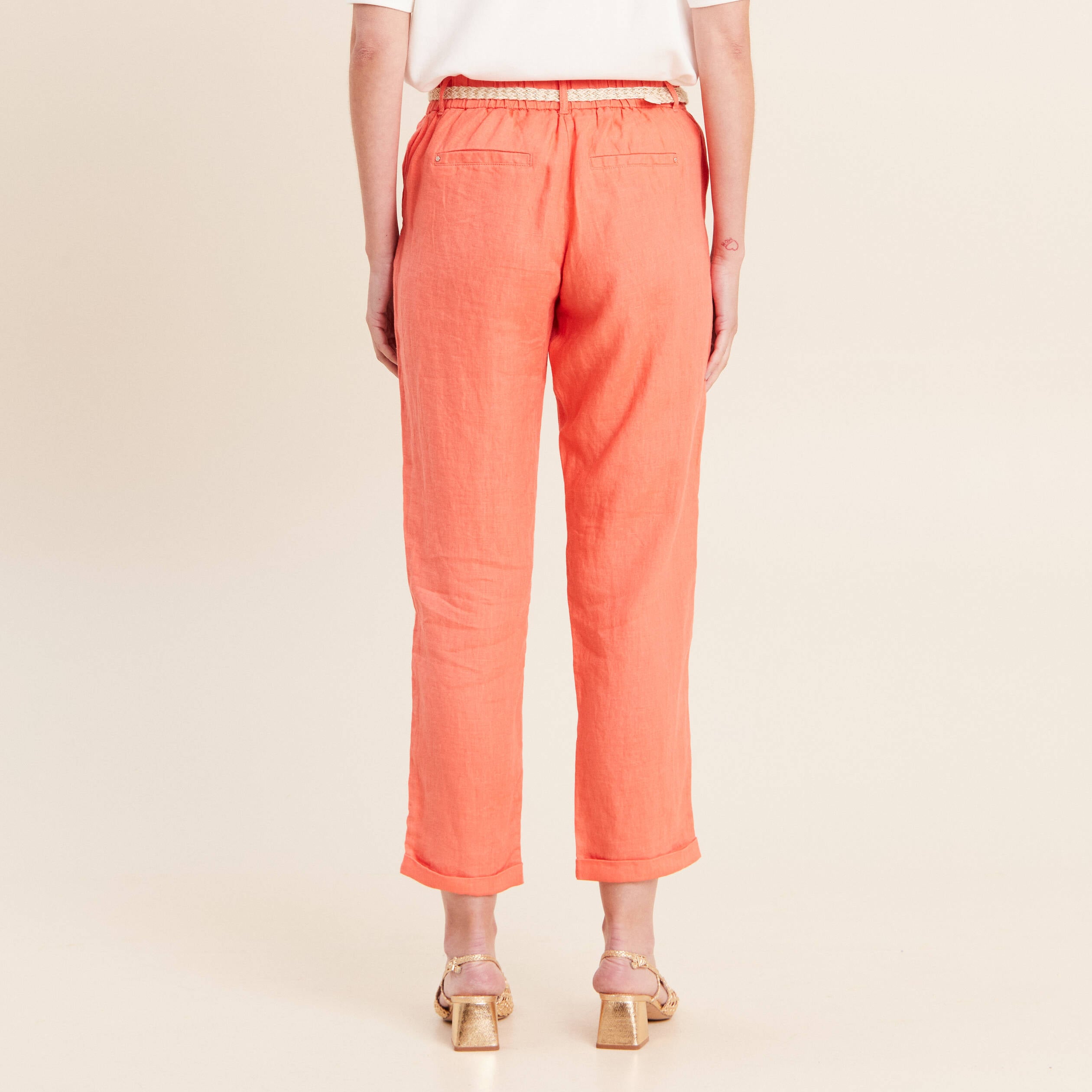 Pantalon coupe chino en lin ceintur&eacute; orange fluo femme
