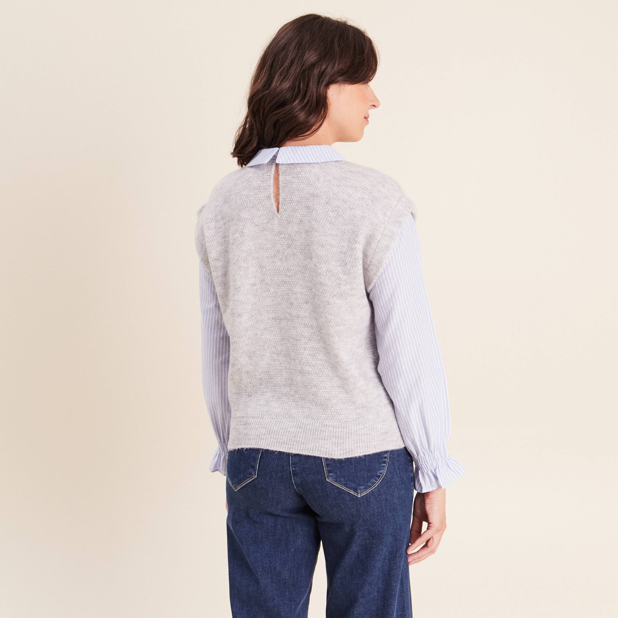 Pull bi-mati&egrave;re col chemise gris clair femme