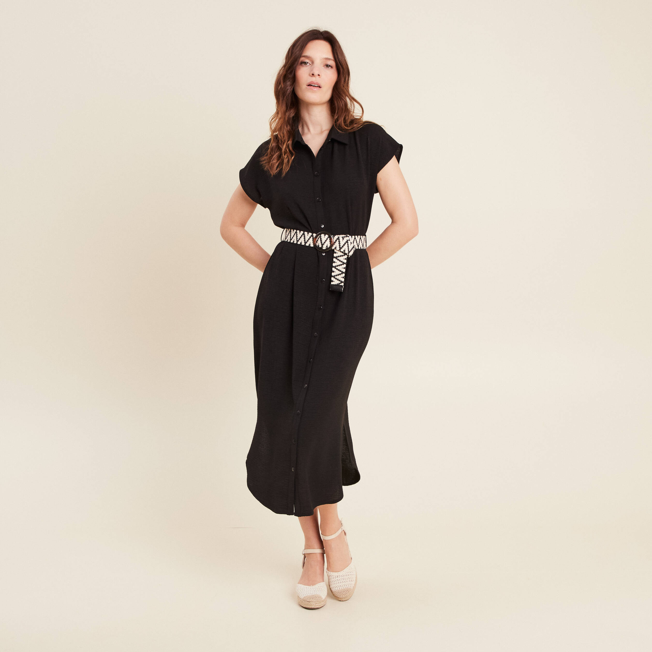 Robe chemise droite ceintur&eacute;e noir femme