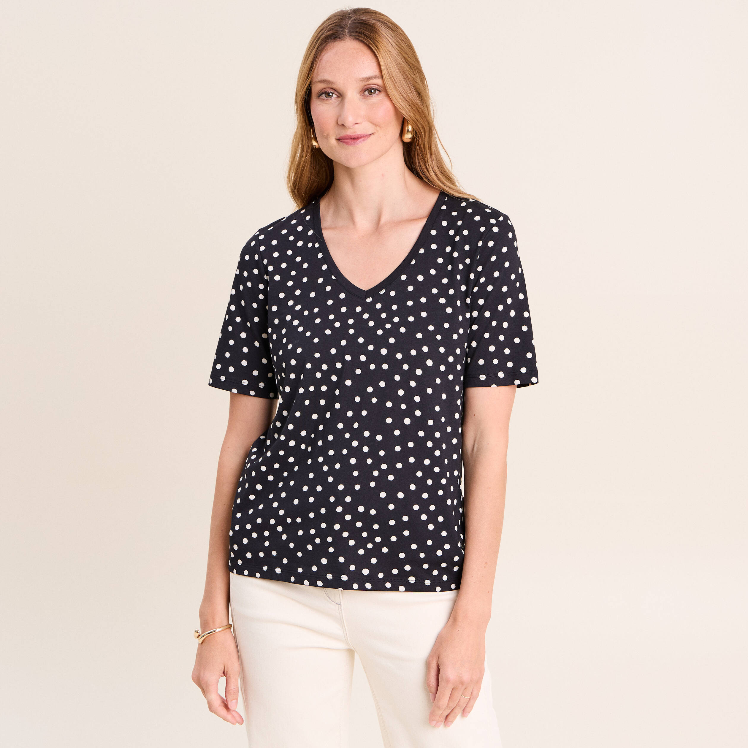T-shirt droit col v manches courtes noir femme