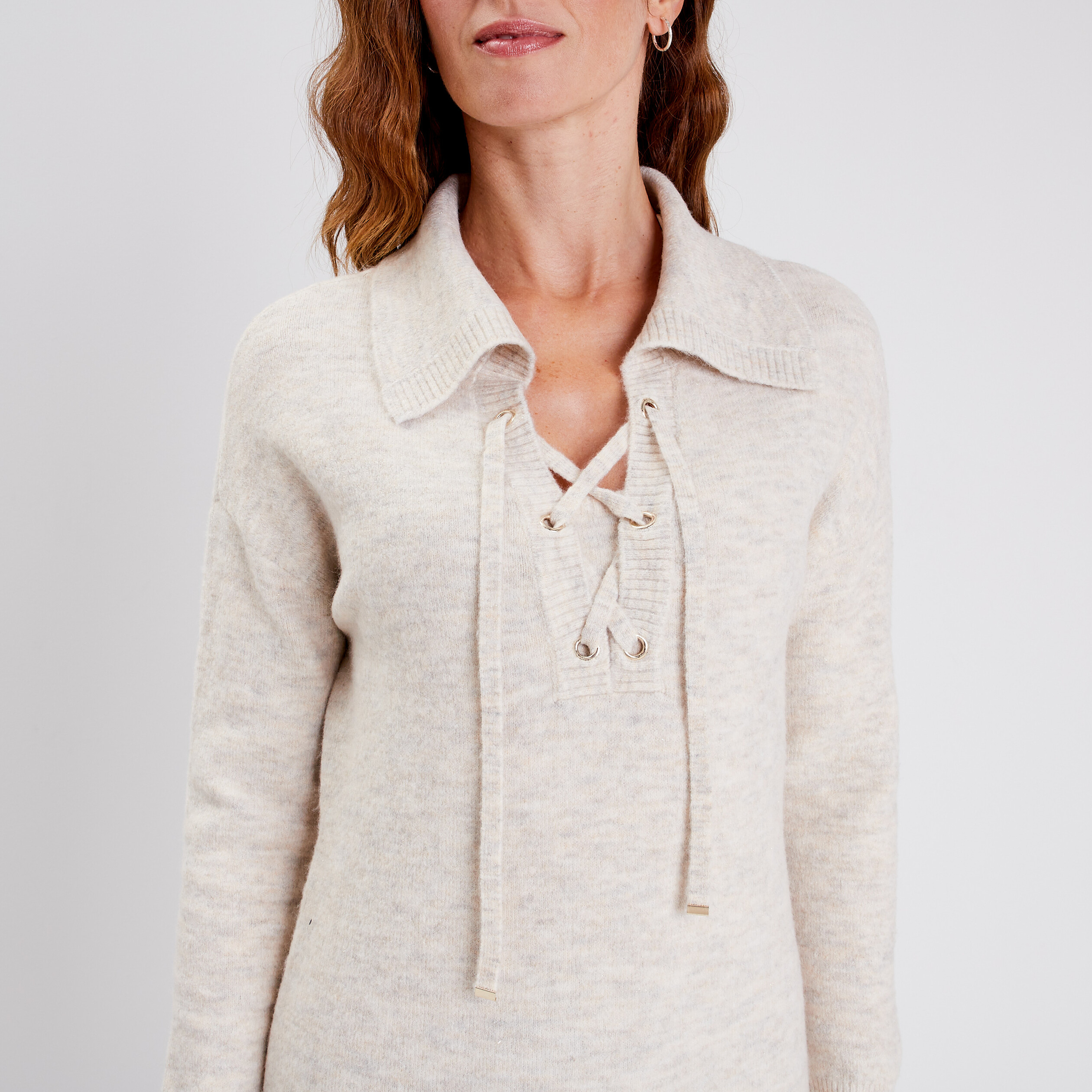Robe pull droite avec laçage creme femme