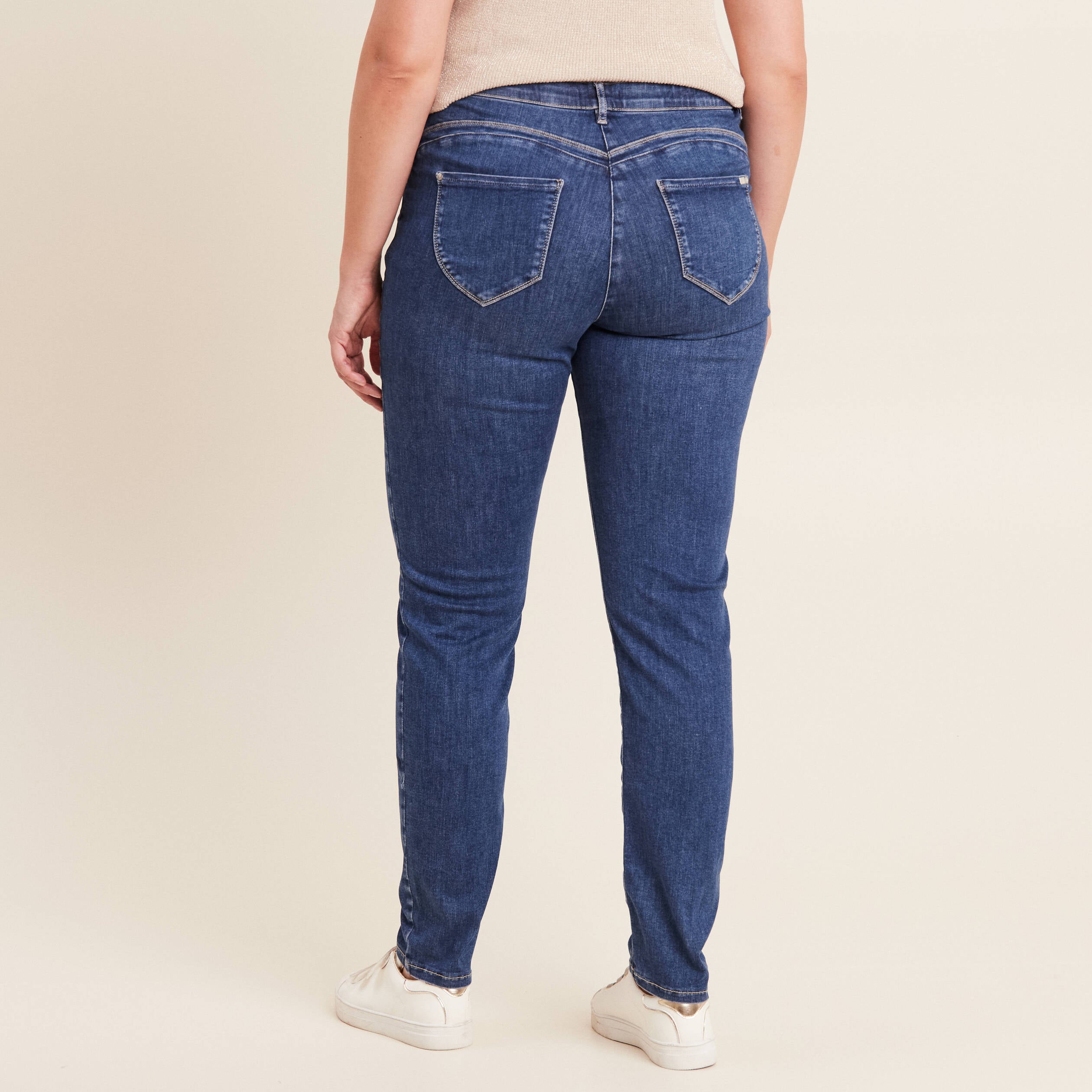 Jean magique L'Unique coupe ajust&eacute;e denim double stone femme