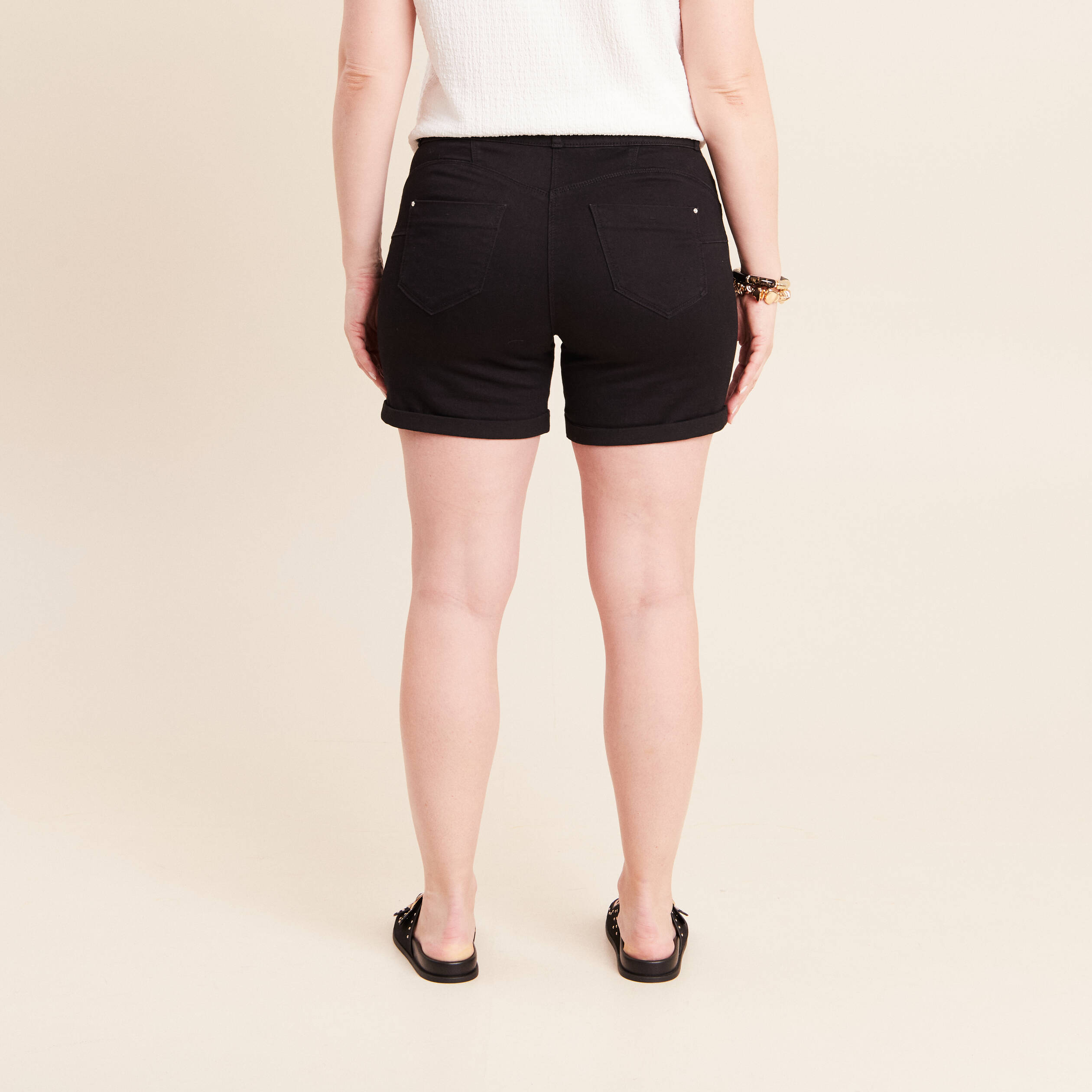 Short droit en jean noir femme