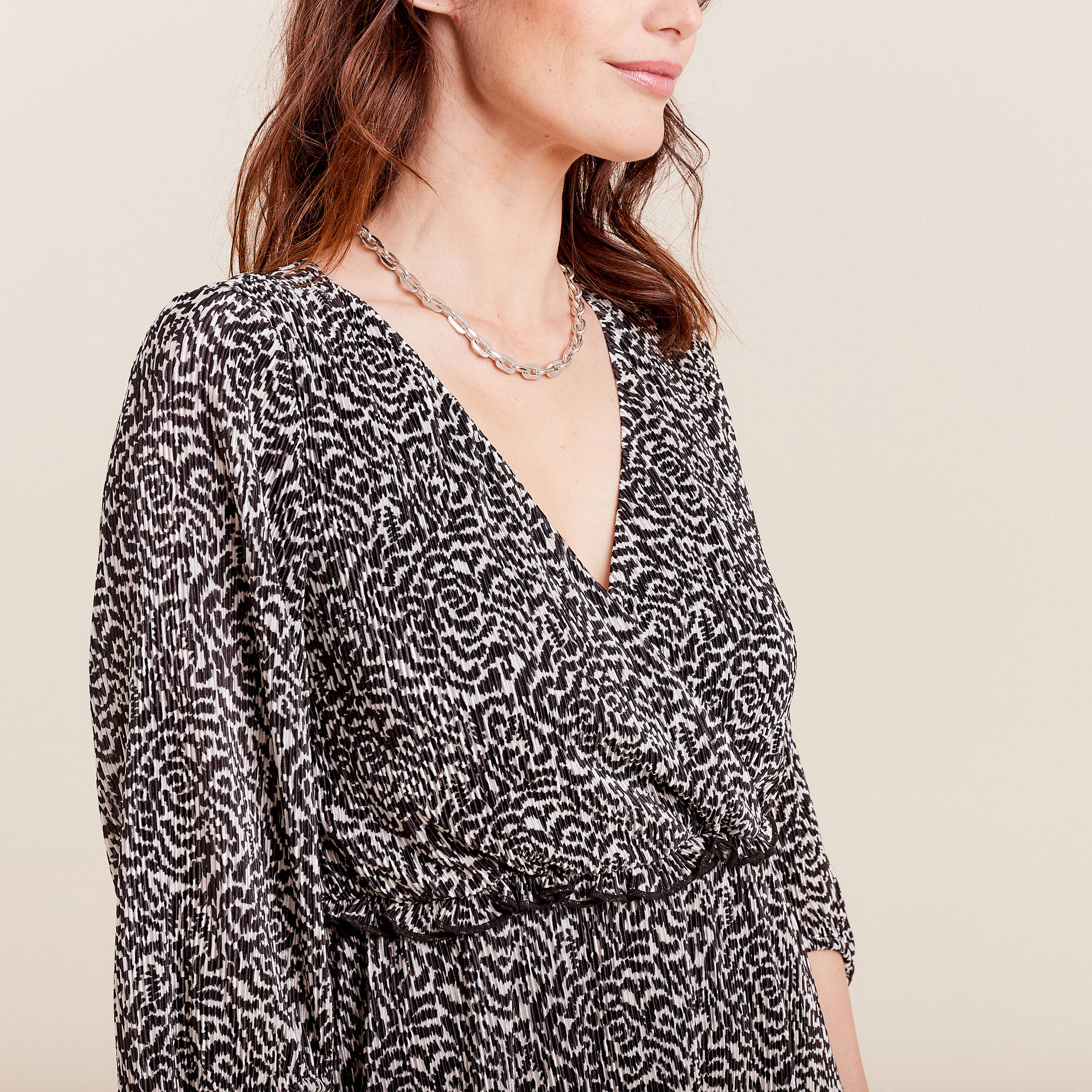 robe evasee plissee noir femme Robe évasée plissée noir femme