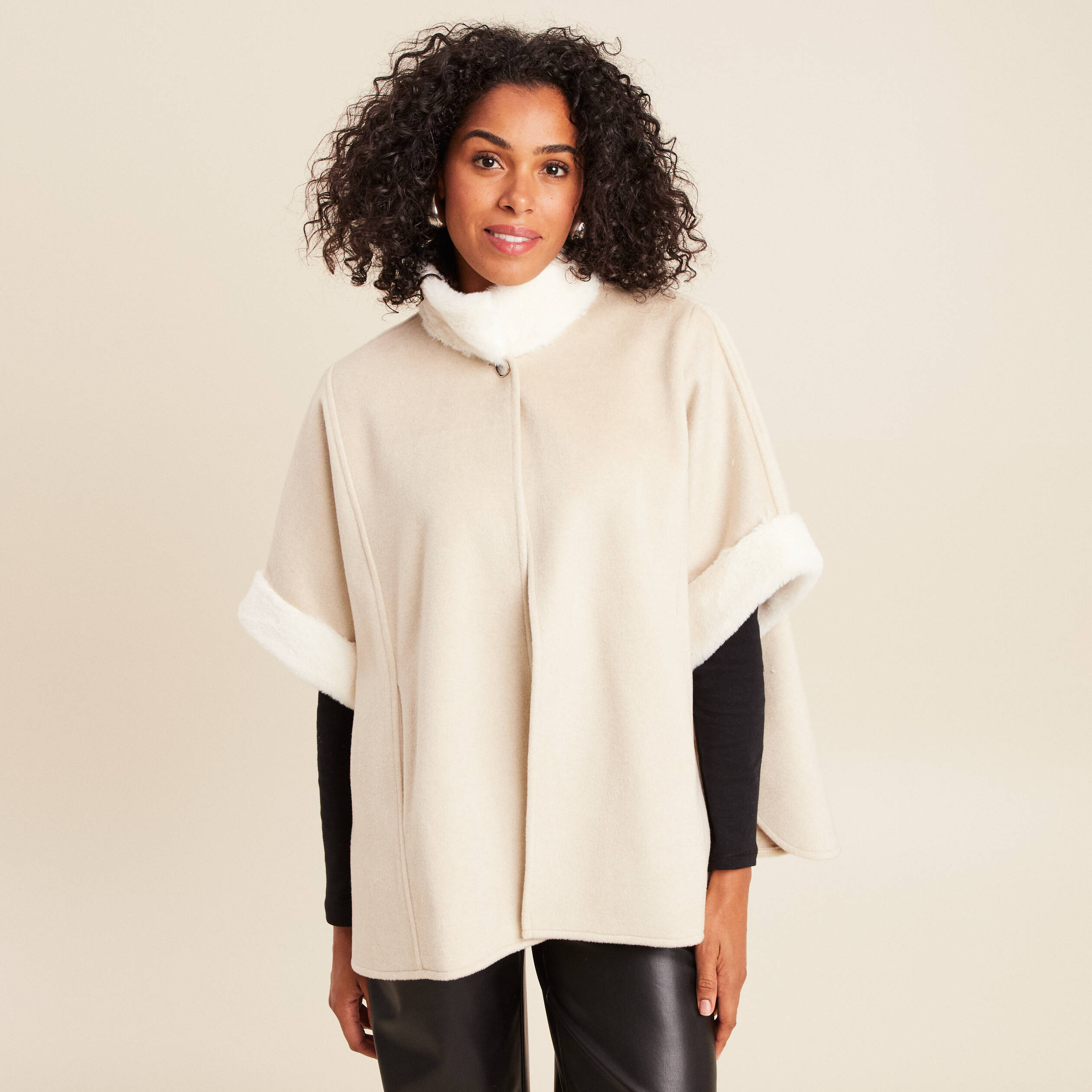 Poncho cape coupe ample ivoire femme