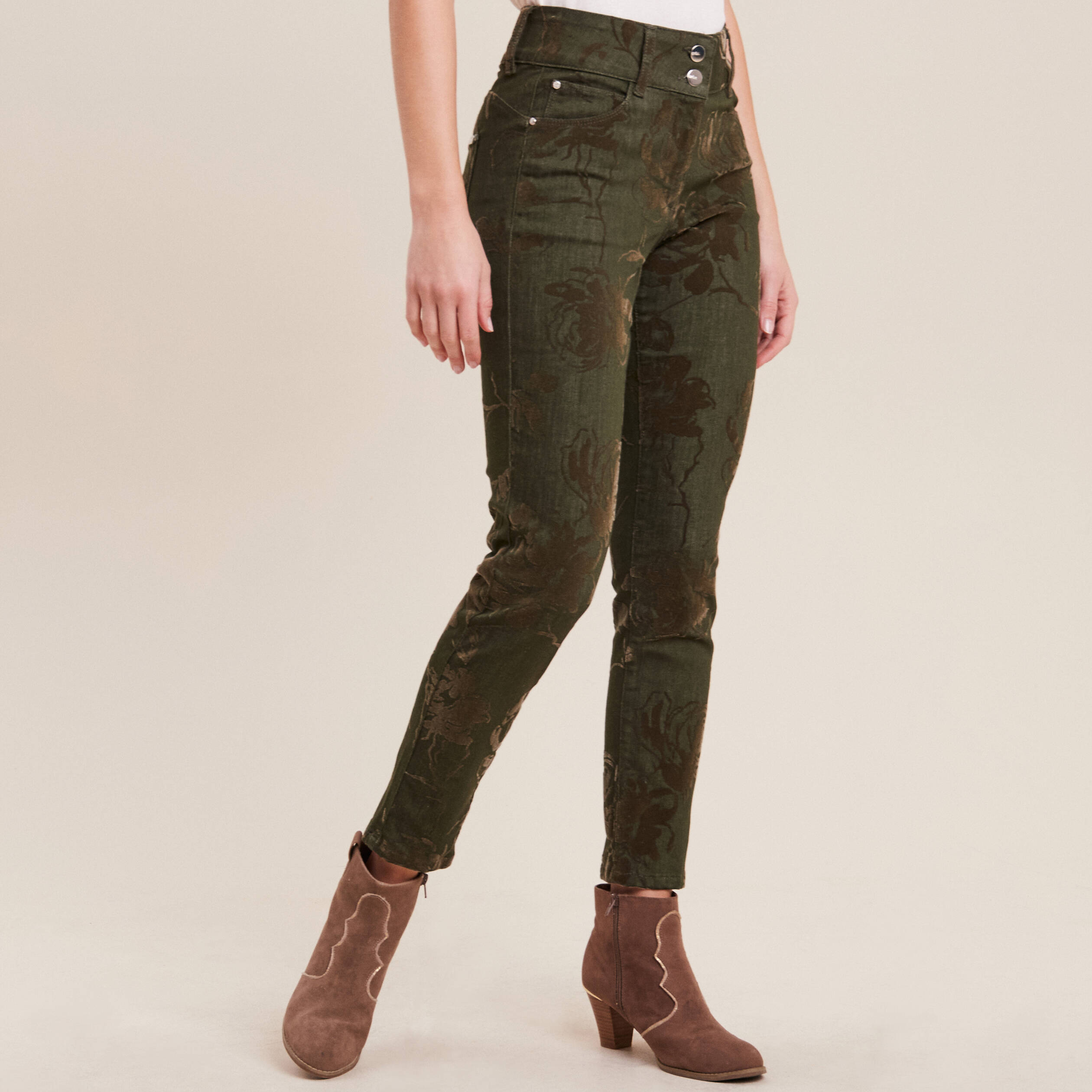Jean ajusté taille standard vert kaki femme