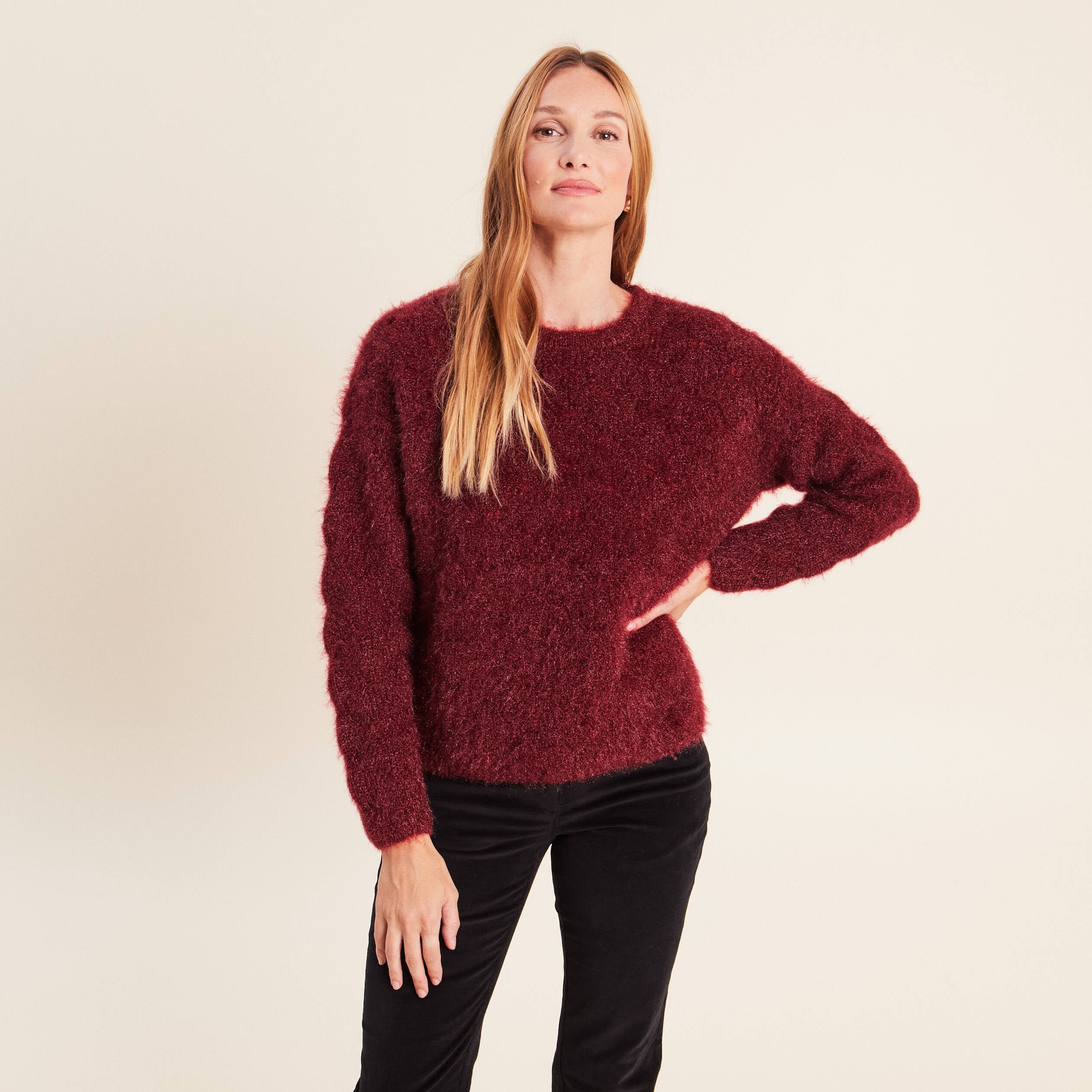 Pull ajour&eacute; col rond bordeaux femme