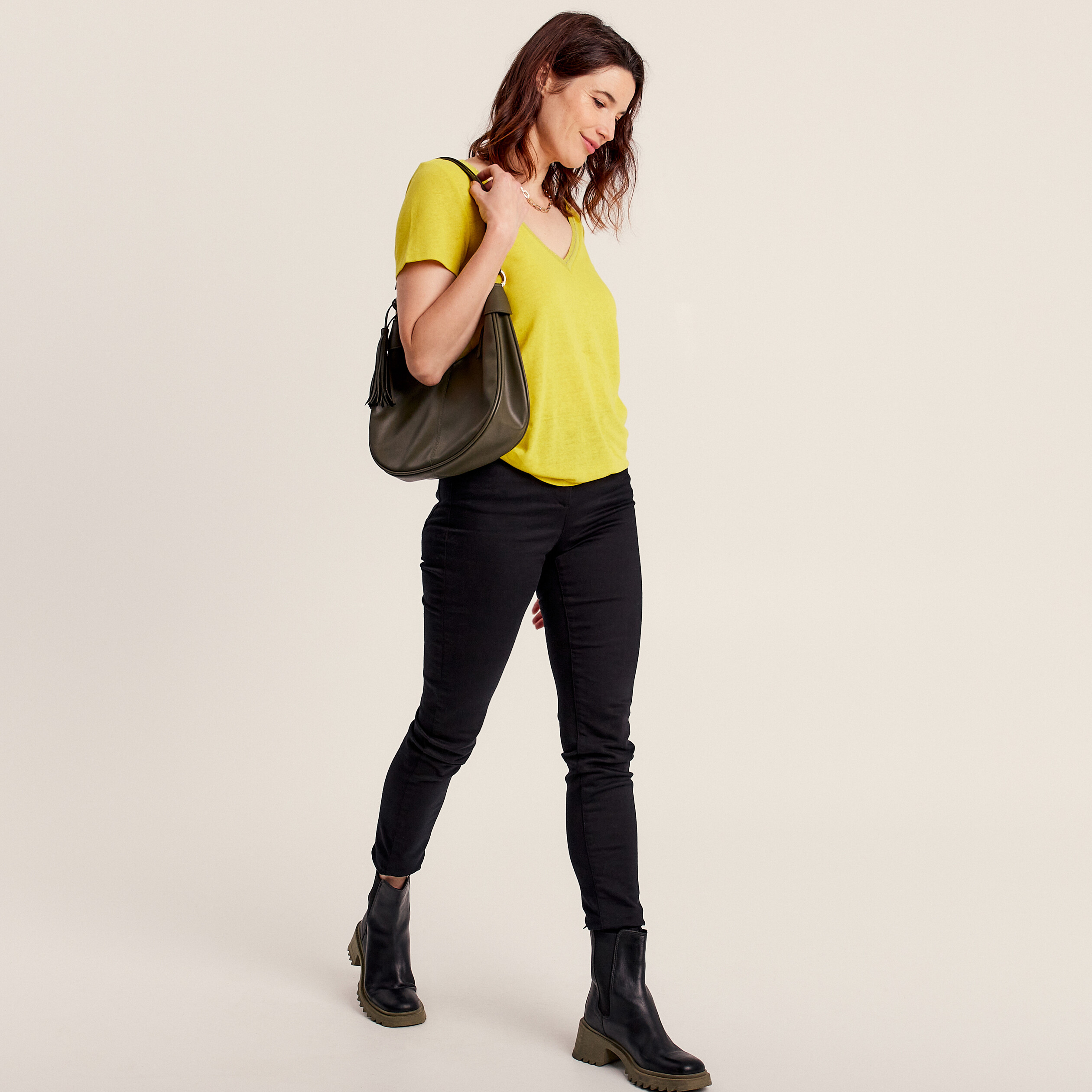 T-shirt manches courtes col en V vert anis femme
