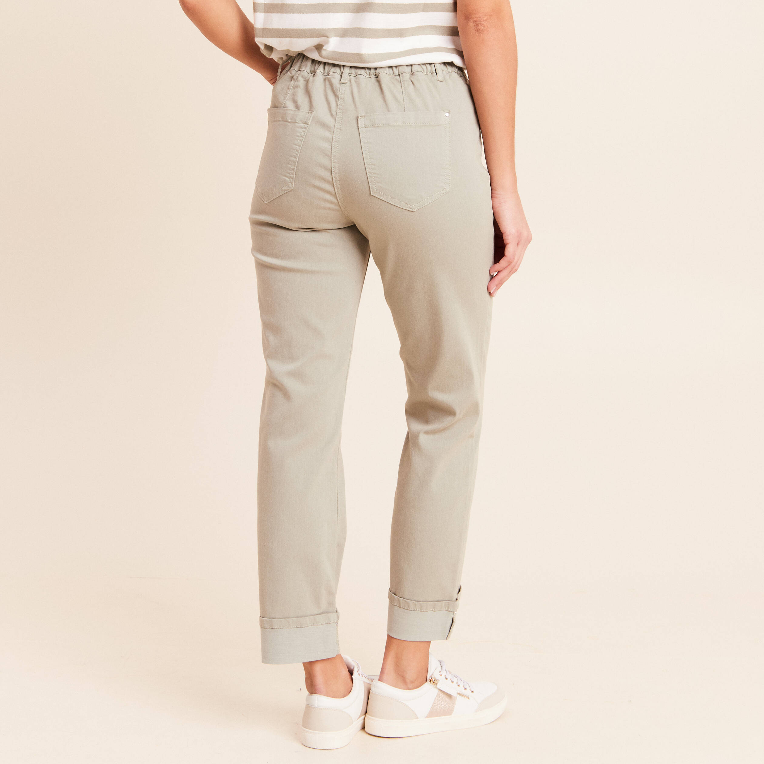 Pantalon coupe mom 7/8&egrave;me vert clair femme