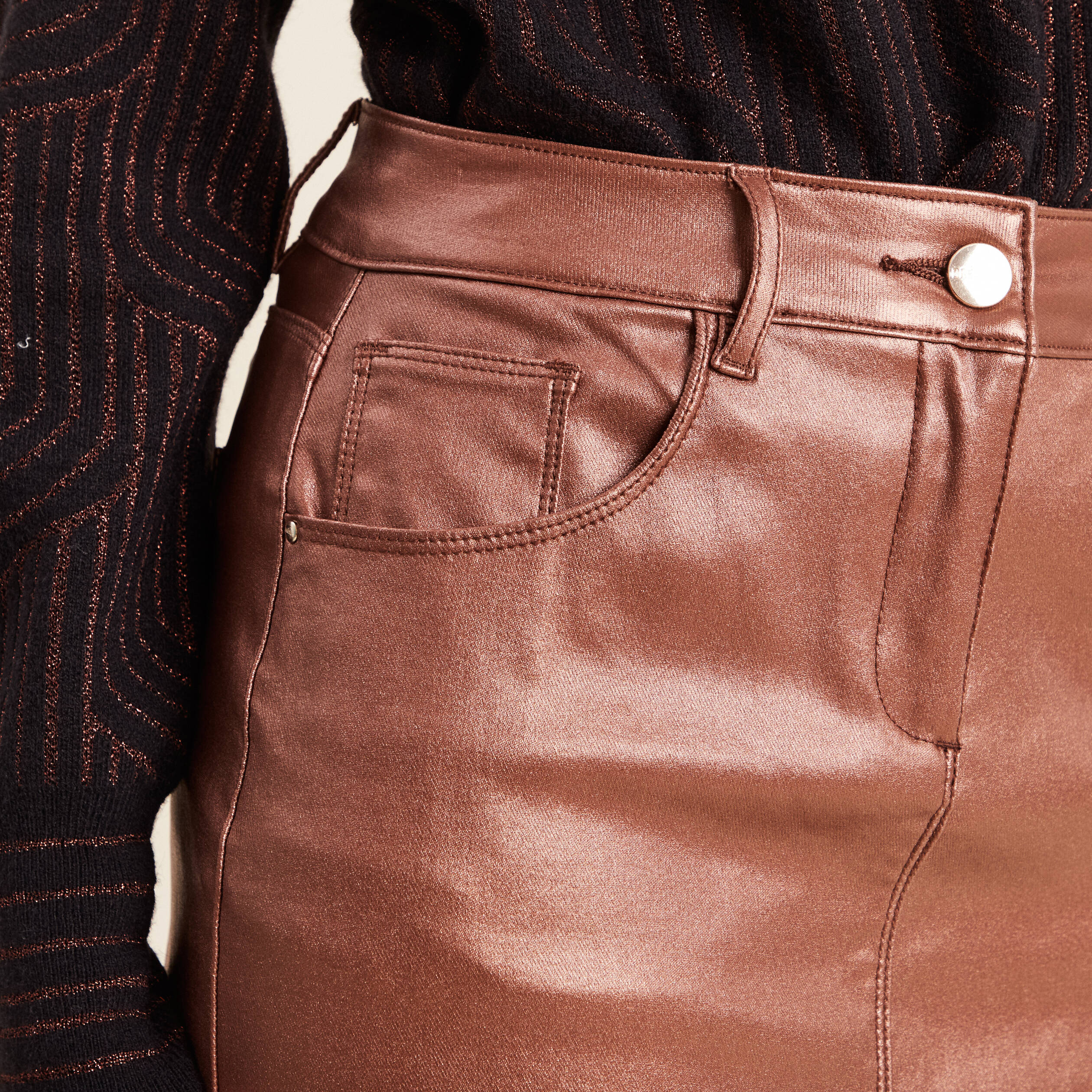 Jupe midi droite enduite couleur cuivre femme