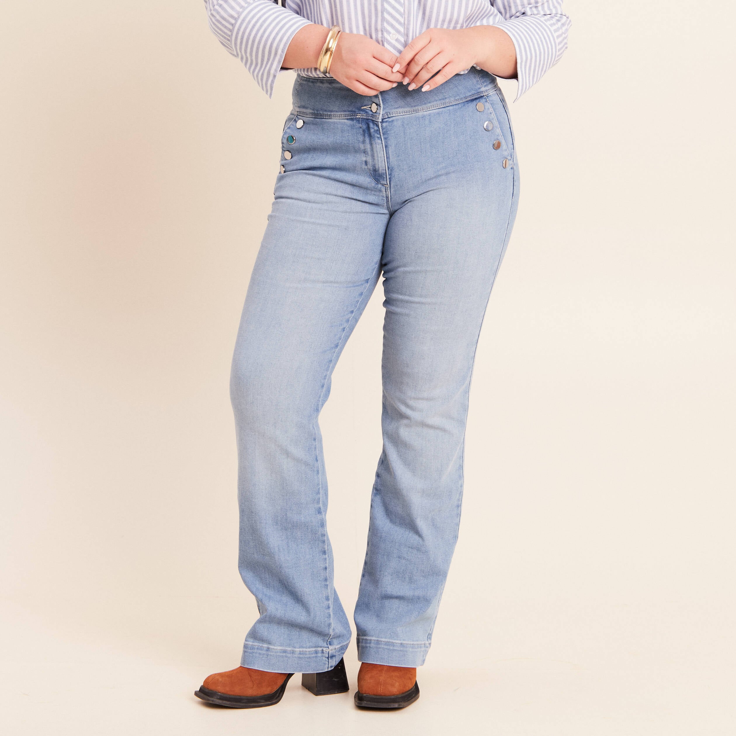 Jean coupe bootcut taille haute denim bleach femme