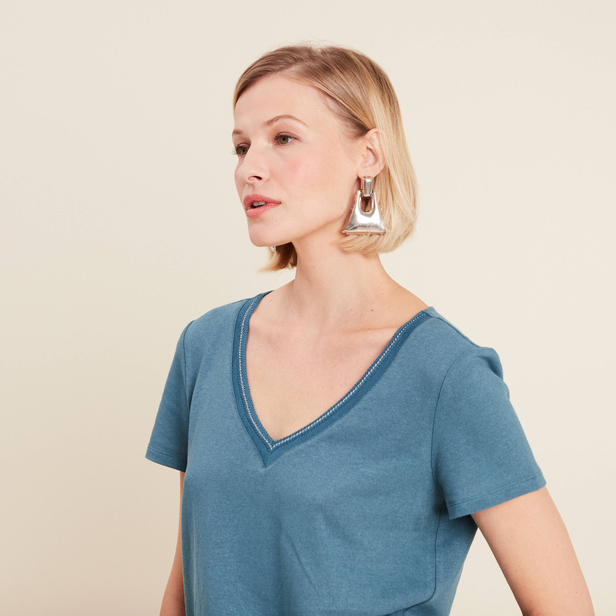 t shirt manches courtes col en v bleu petrole femme T-shirt manches courtes col en V bleu pétrole femme