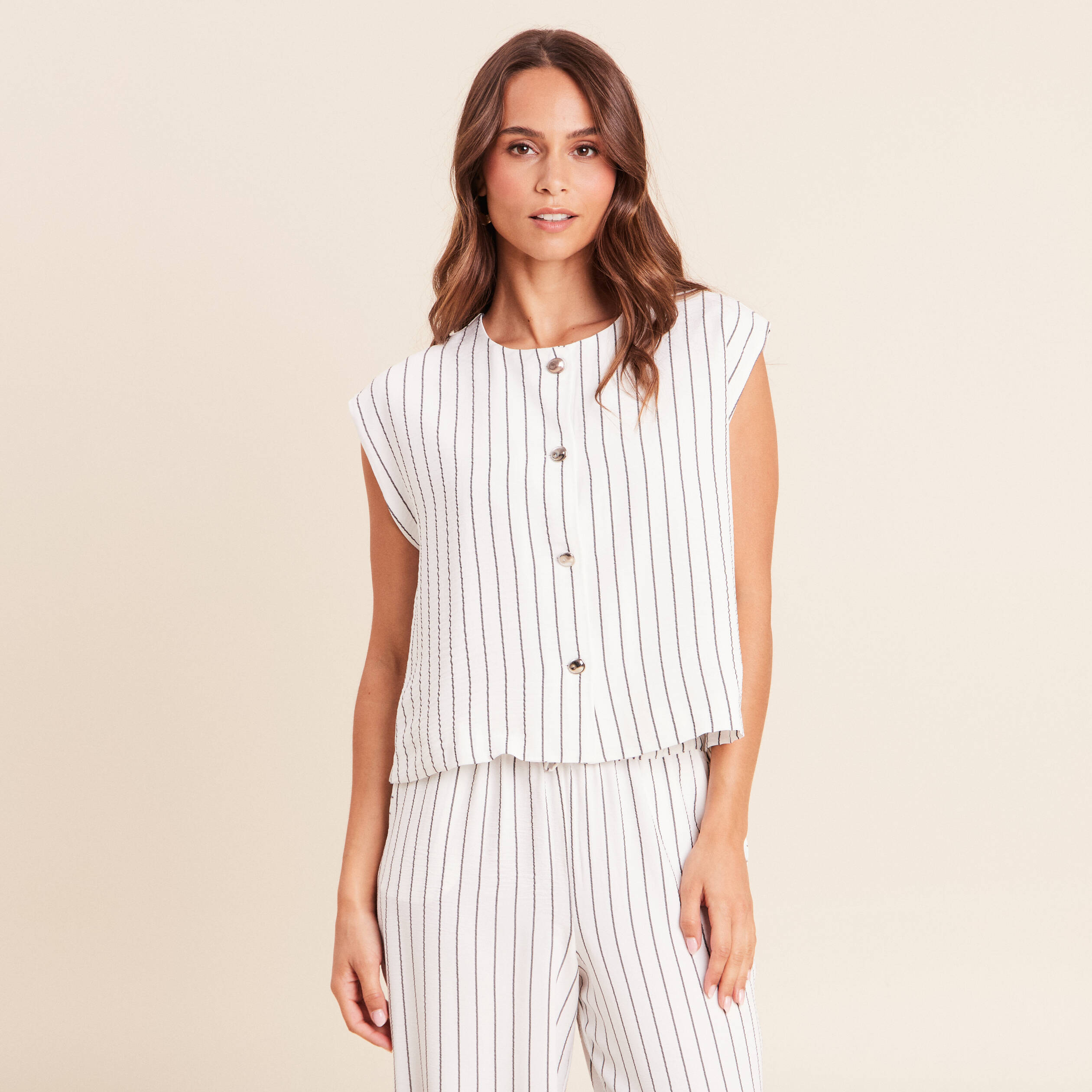 Blouse sans manches col rond doubl&eacute; gris fonc&eacute; femme