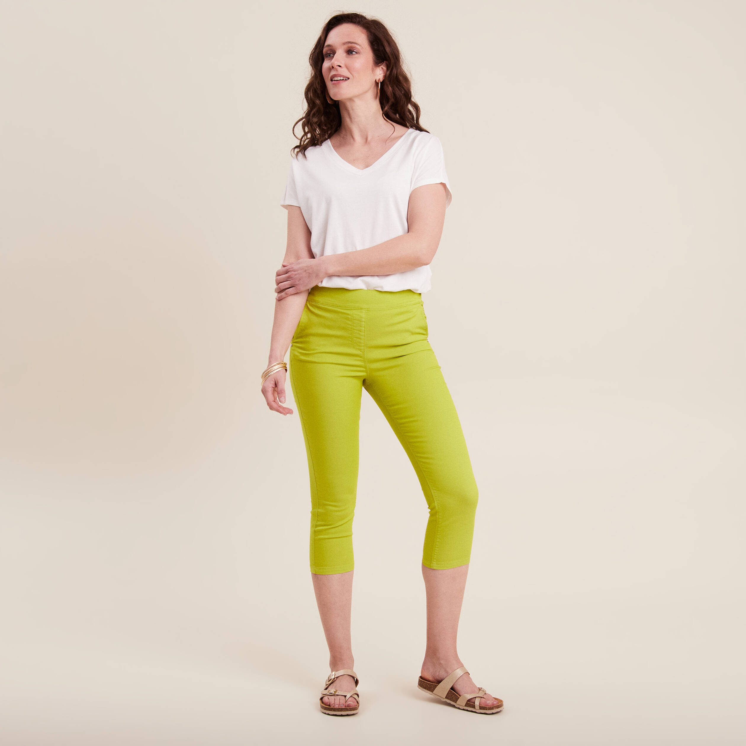 Pantacourt ajust&eacute; taille haute vert anis femme