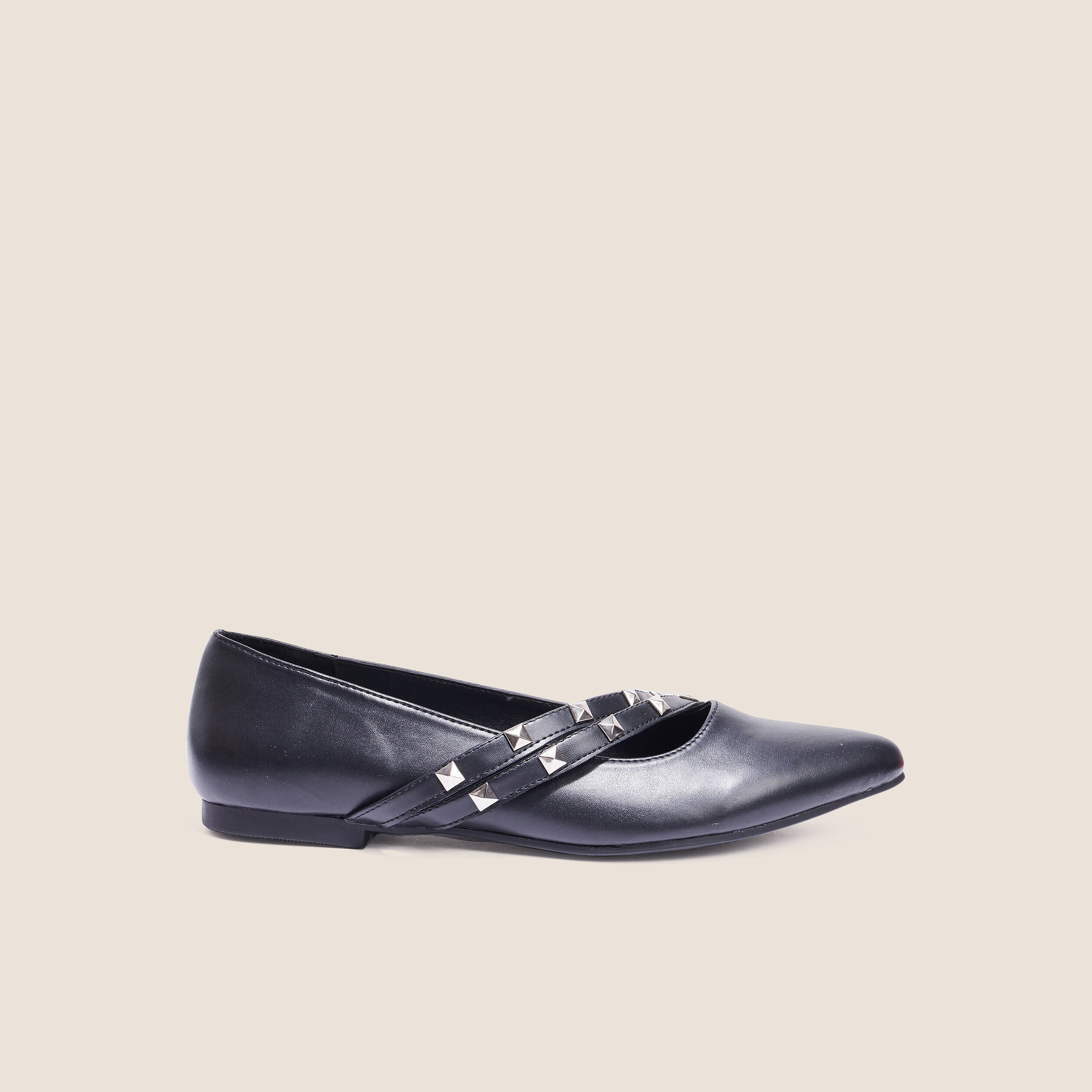 ballerines brides cloutees noir femme Ballerines brides cloutées noir femme