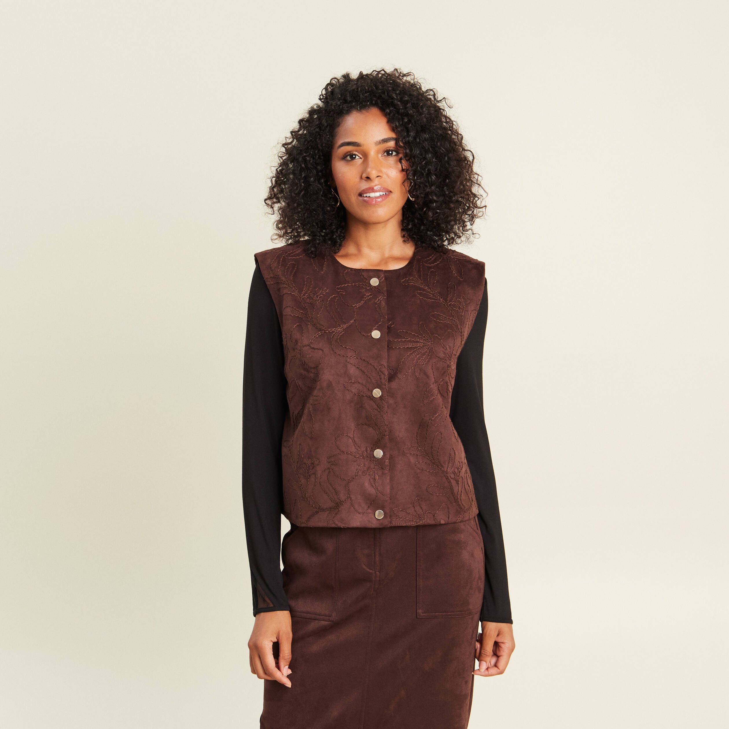 Veste sans manches doubl&eacute;e marron fonc&eacute; femme