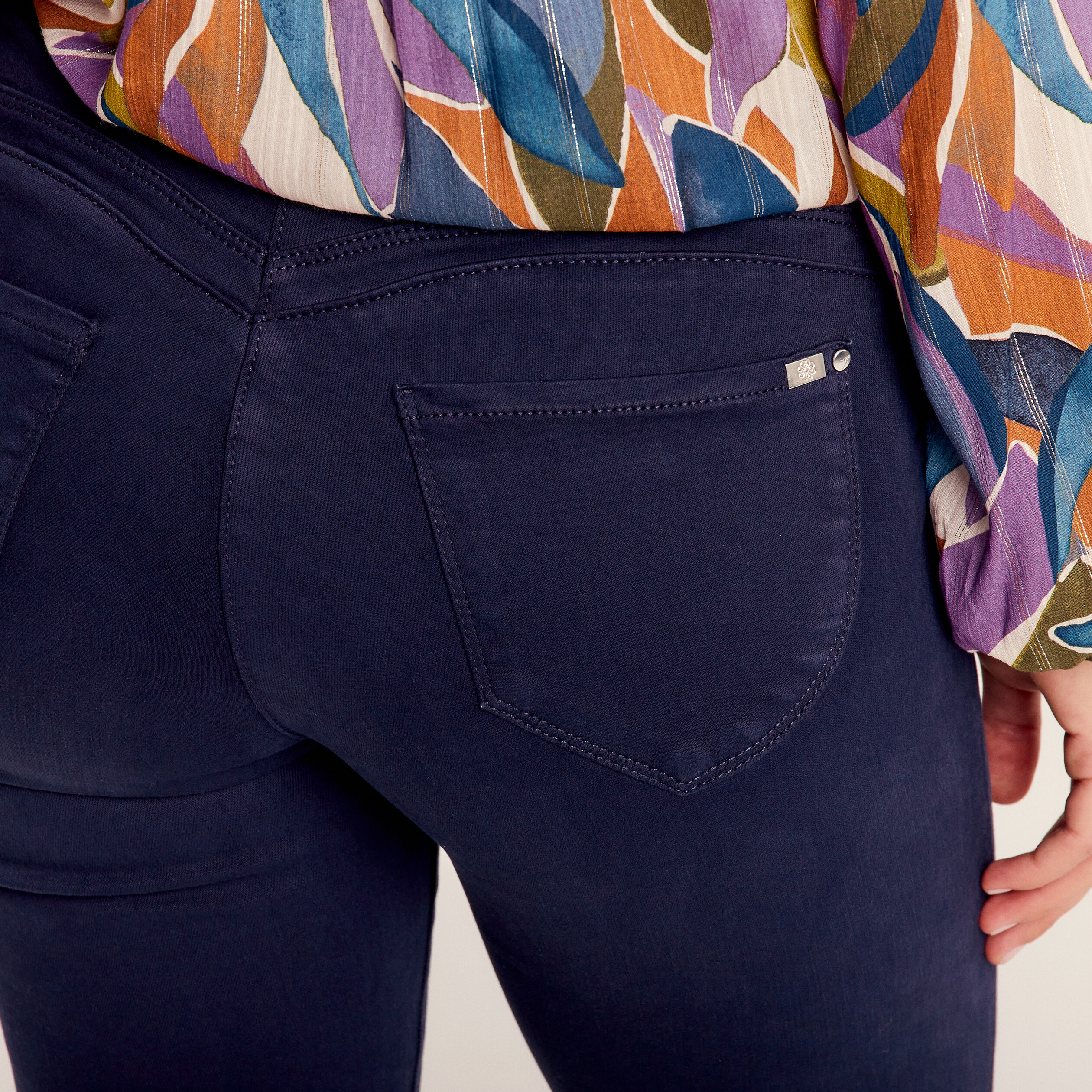 Jean magique ajusté taille standard bleu marine femme