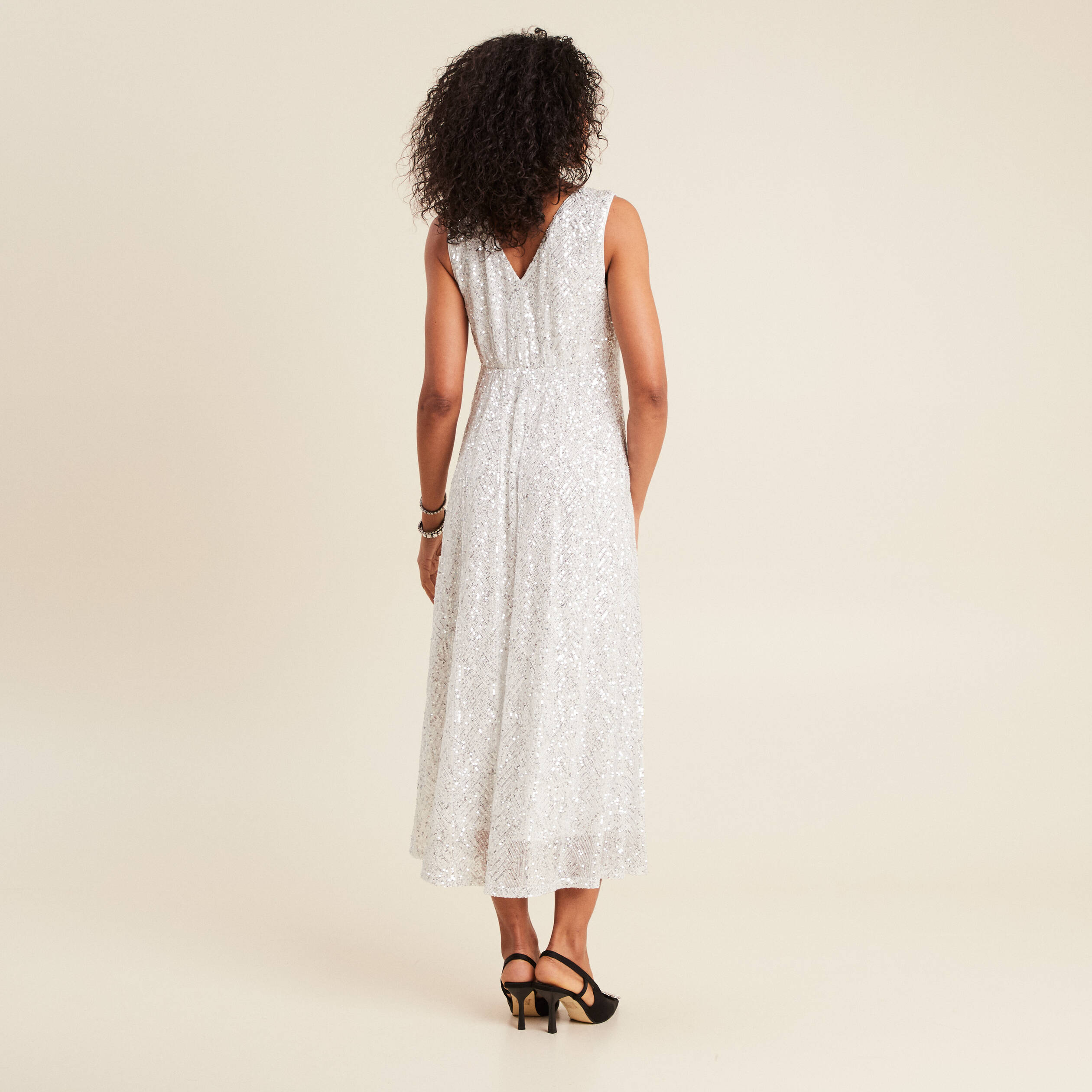 robe longue ajustee sequins couleur argent femme Robe longue ajustée sequins couleur argent femme