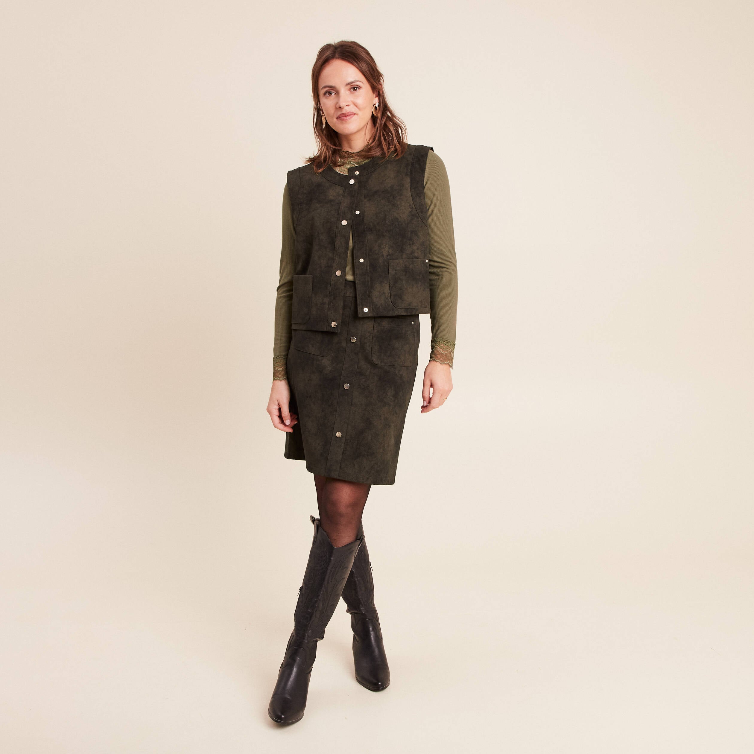 Veste sans manches aspect daim doubl&eacute;e vert kaki femme