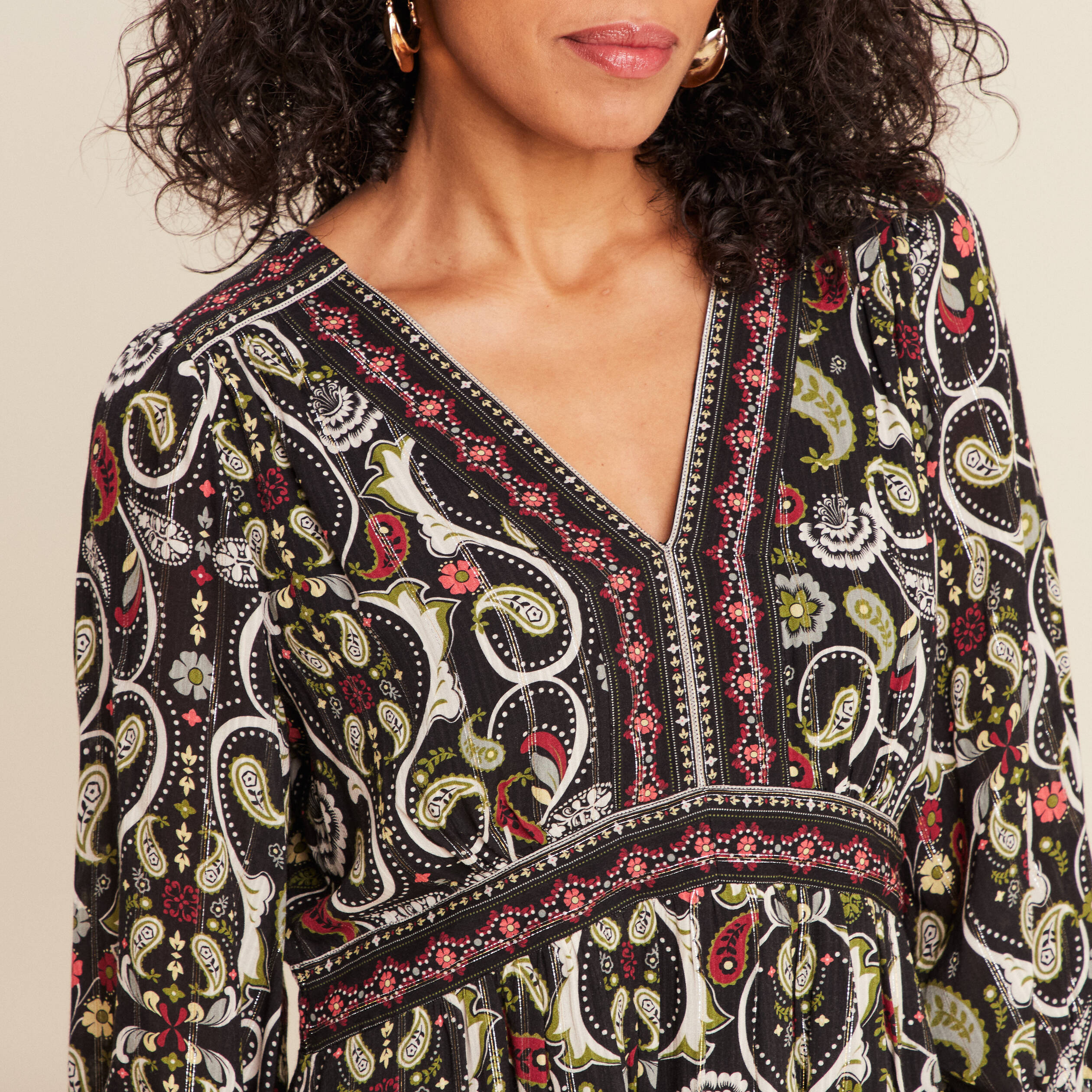 Robe &eacute;vas&eacute;e fluide noir femme