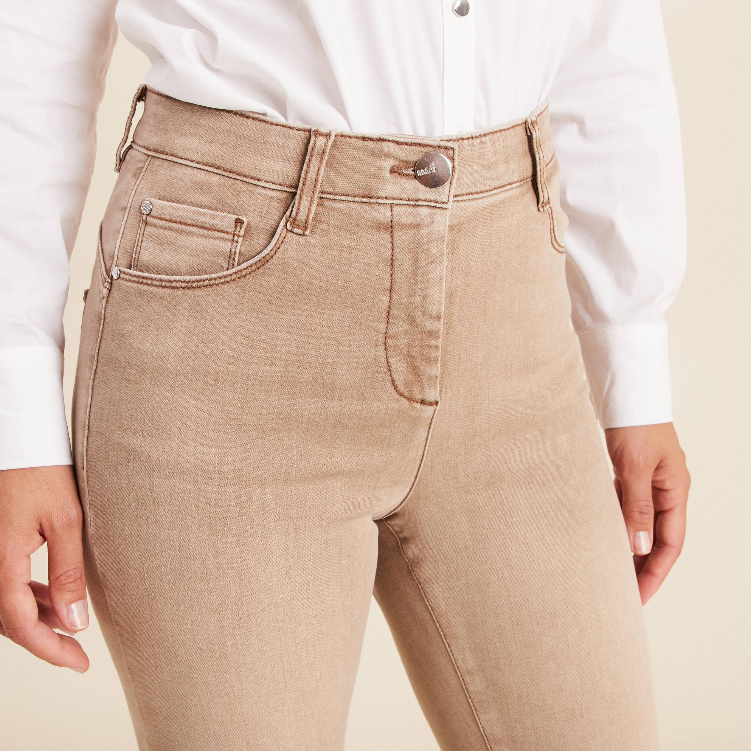Jean magique L'Unique coupe bootcut denim beige femme