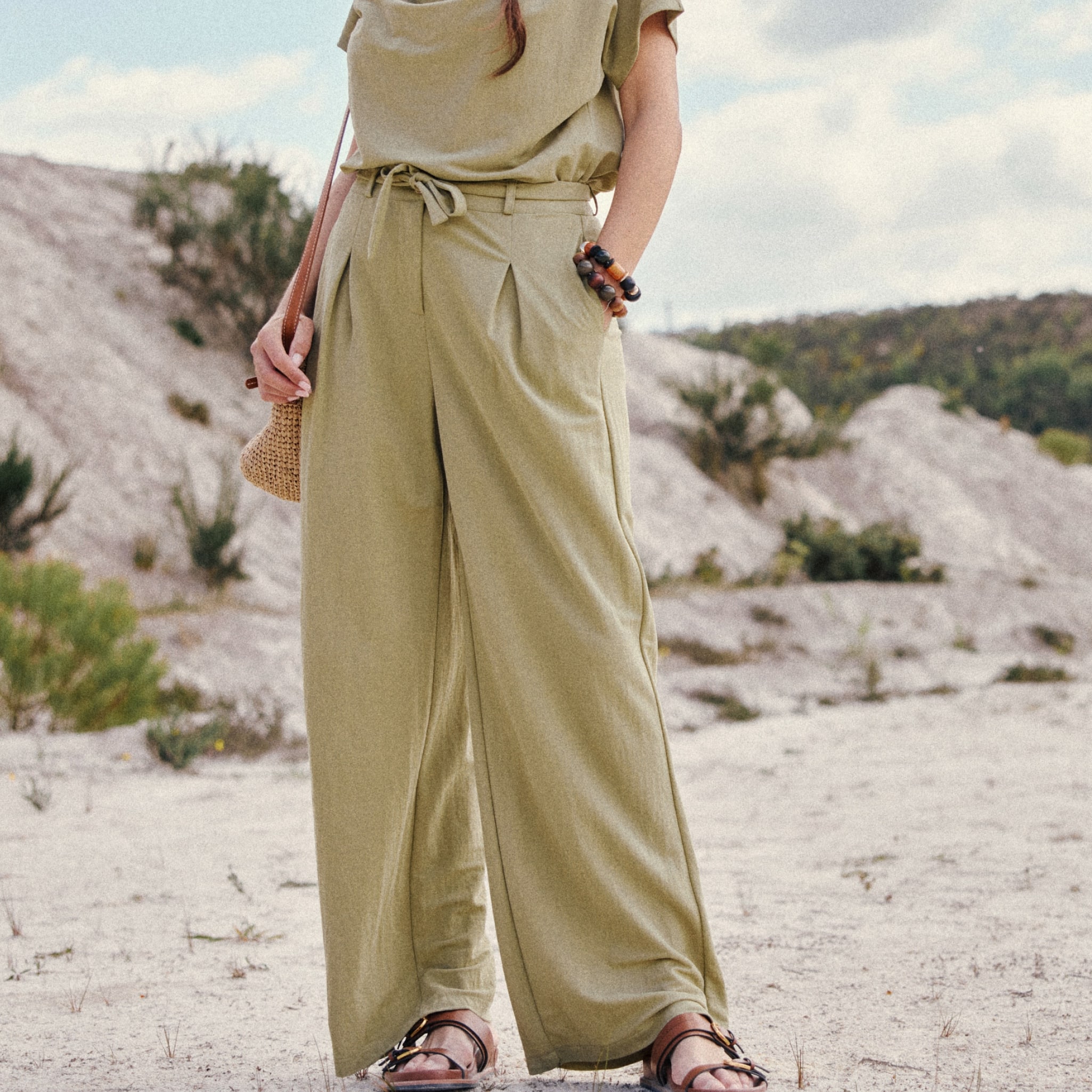 pantalon fluide taille haute vert olive femme Pantalon fluide taille haute vert olive femme