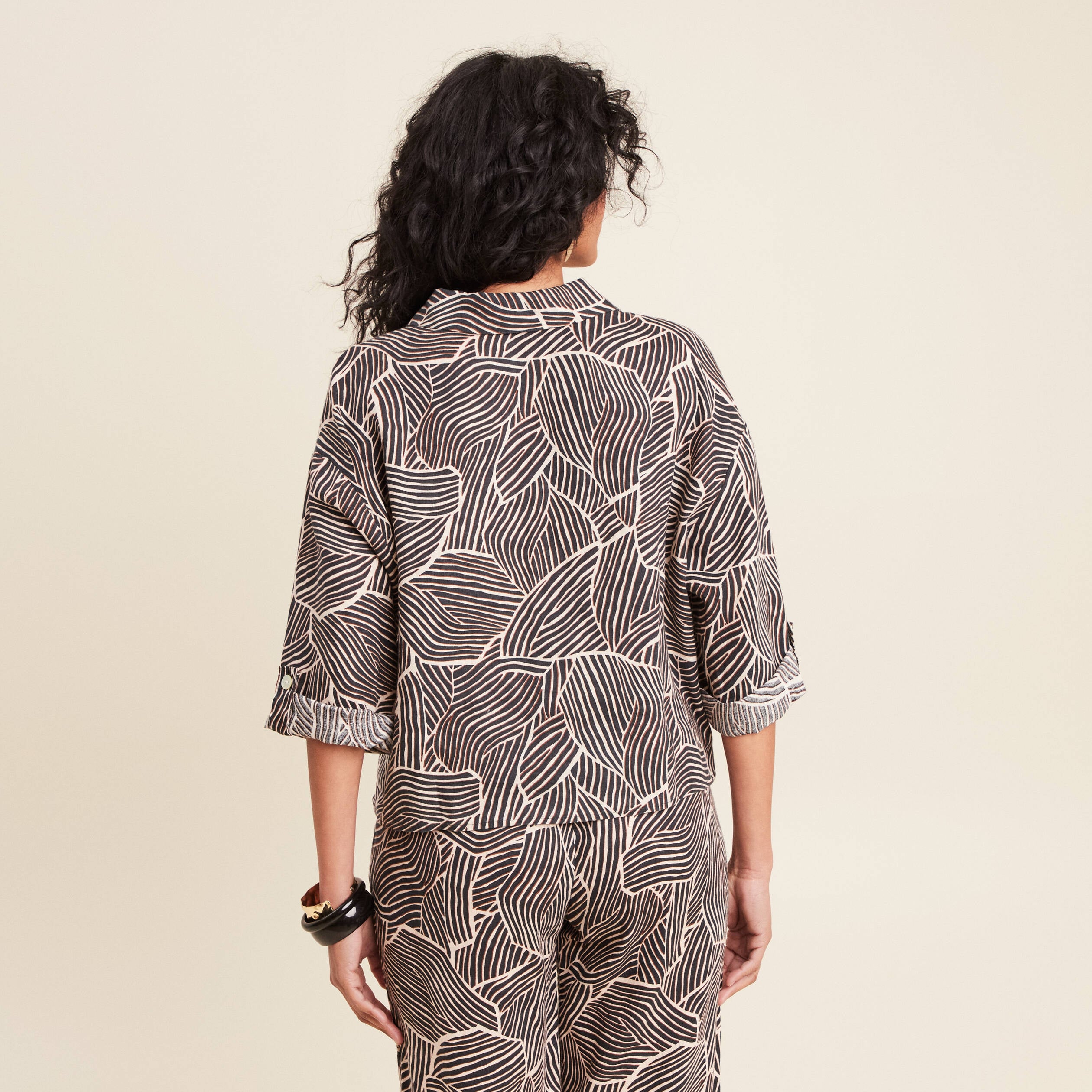 Chemise manches 3/4 nou&eacute;e noir femme