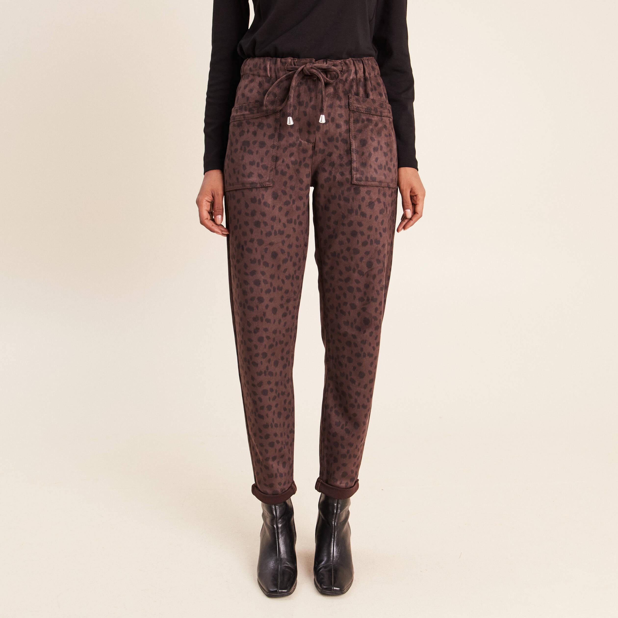 Pantalon coupe mom 7/8&egrave;me marron fonc&eacute; femme
