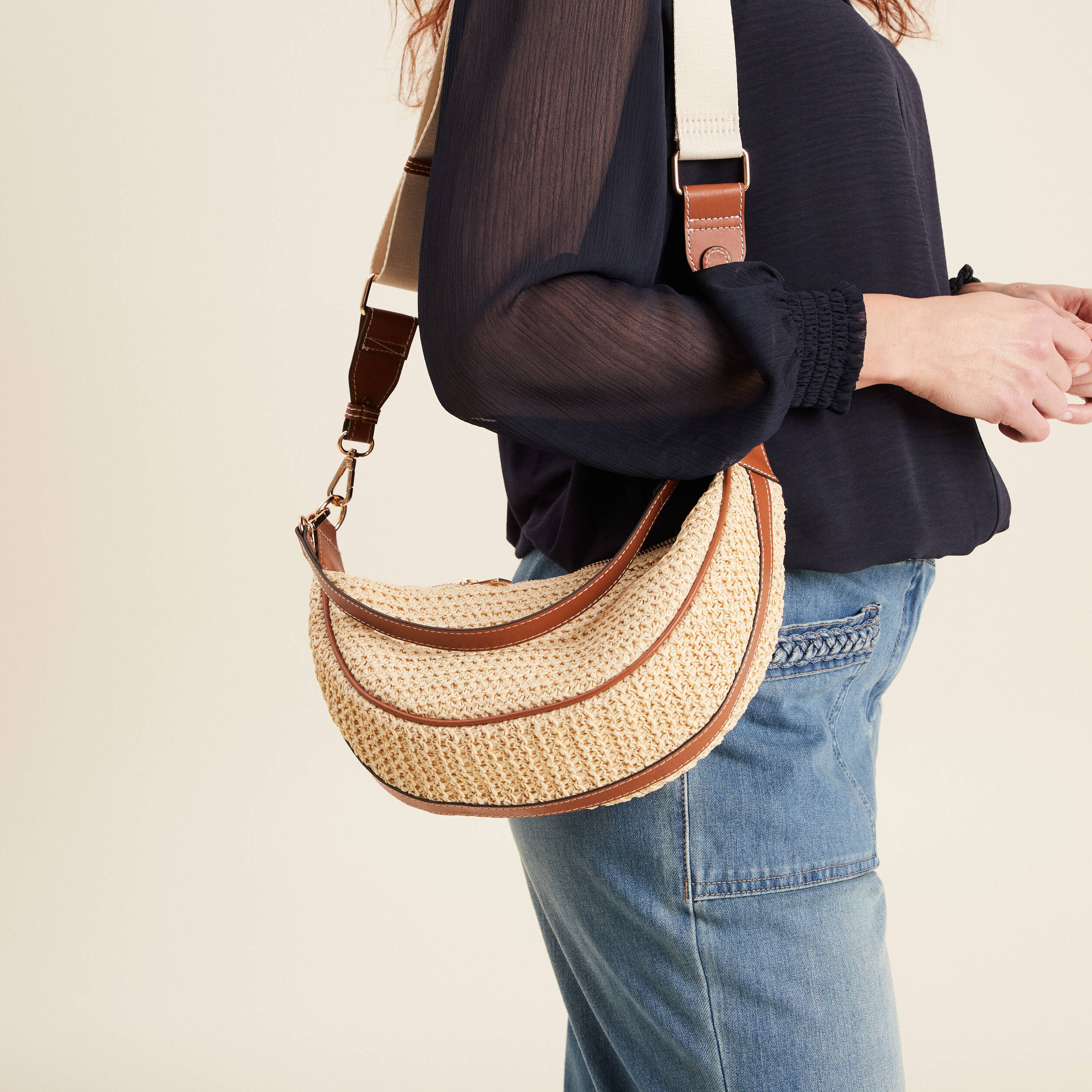 sac demi lune tresse ecru femme Sac demi-lune tressé ecru femme