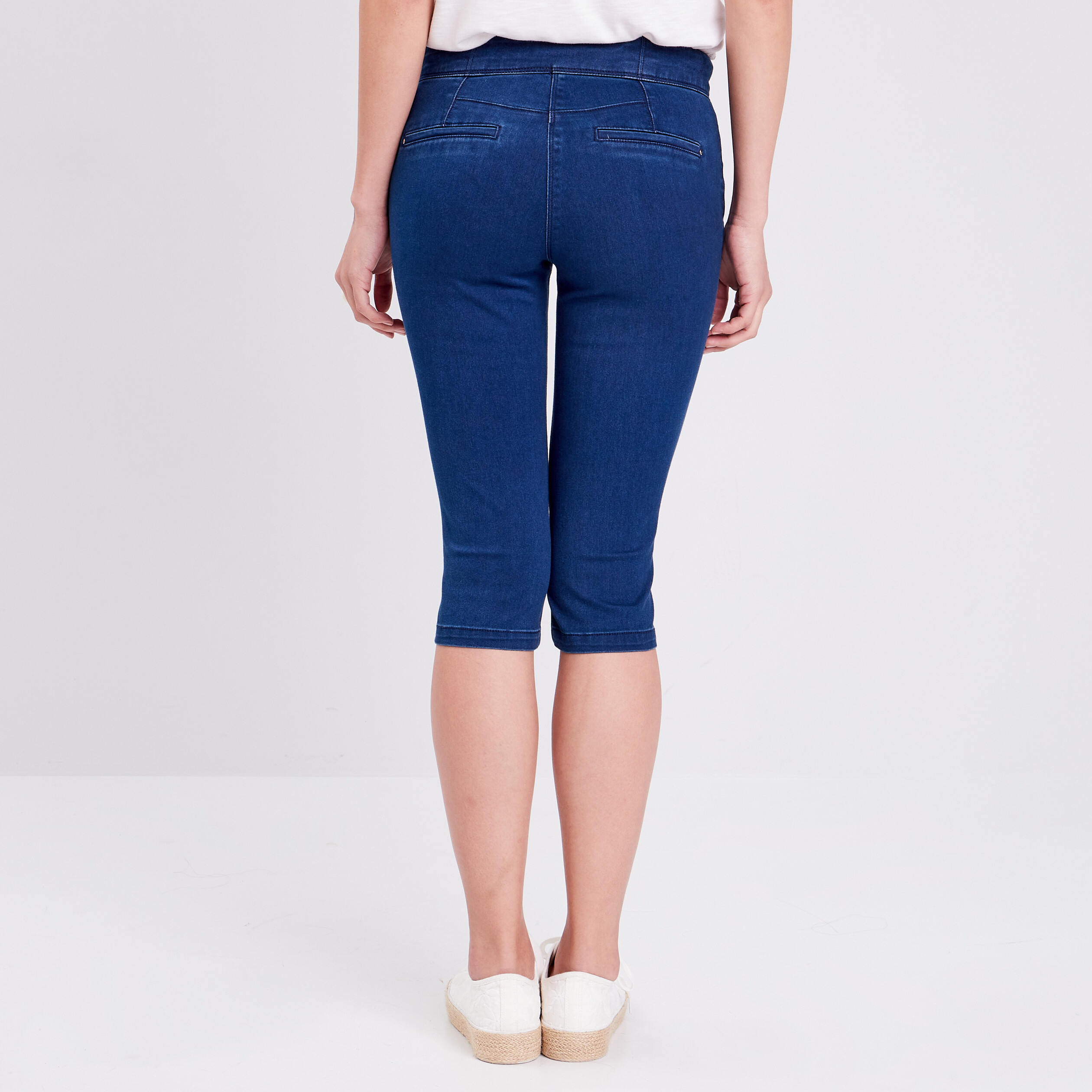 pantacourt ajuste en jean denim brut femme Pantacourt ajusté en jean denim brut femme