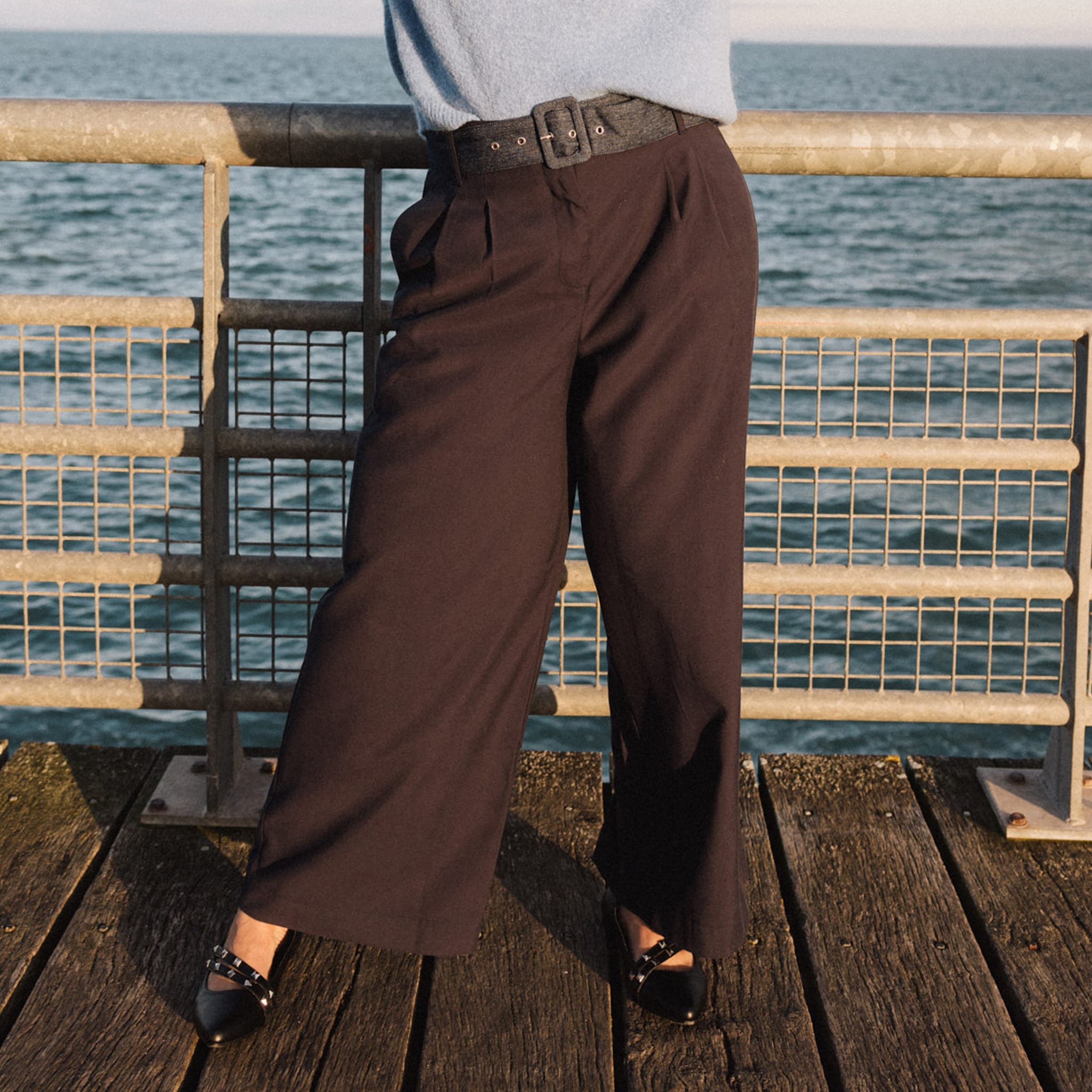 pantalon large ceinture bleu fonce femme Pantalon large ceinturé bleu foncé femme