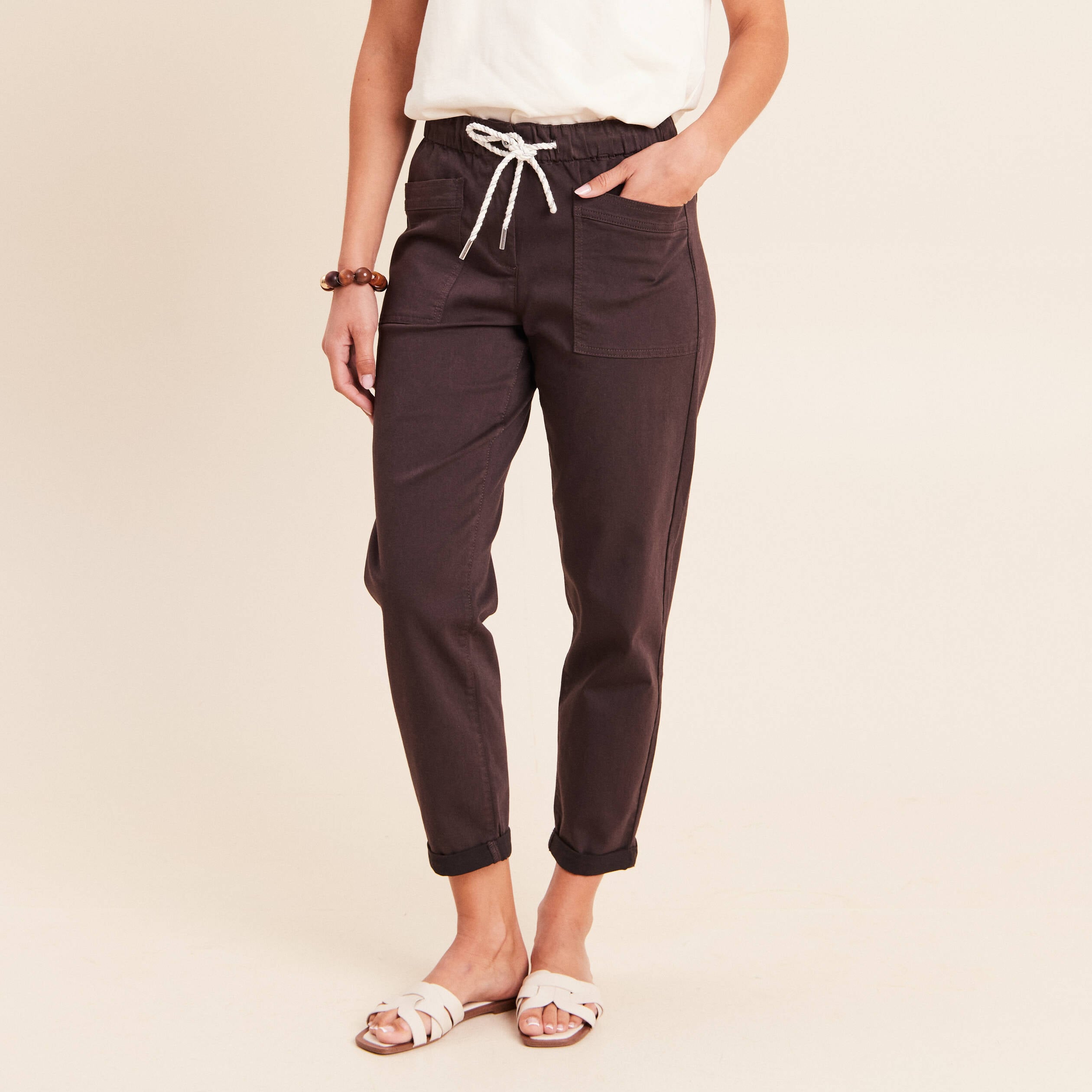Pantalon coupe mom 7/8&egrave;me marron fonc&eacute; femme